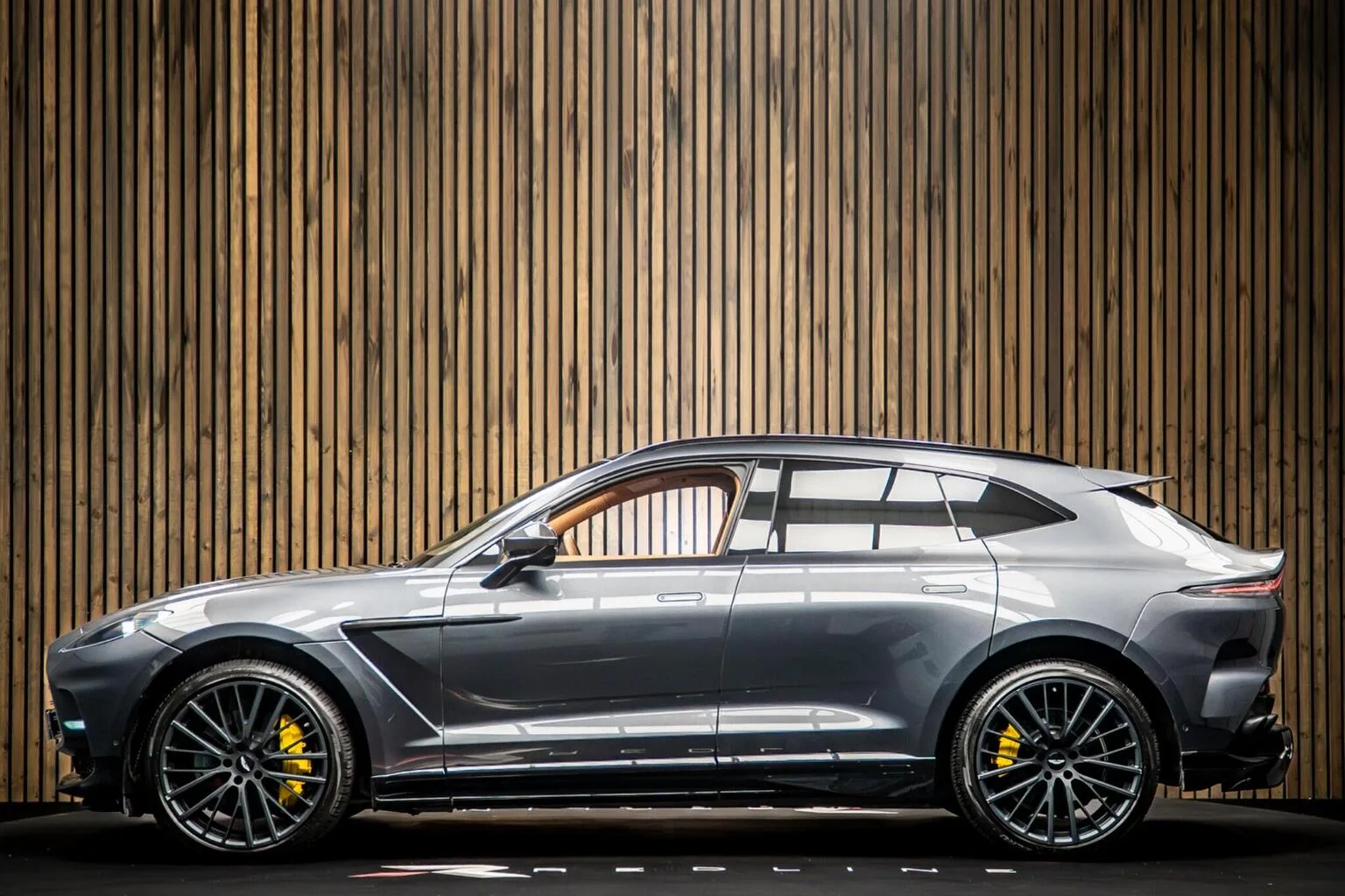 2022 Aston Martin DBX 707, 7/30