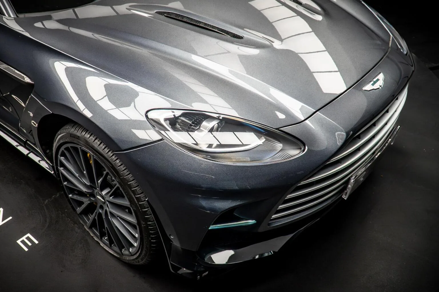 2022 Aston Martin DBX 707, 10/30
