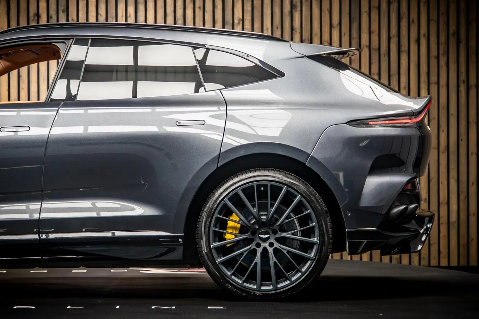2022 Aston Martin DBX 707, 17/30