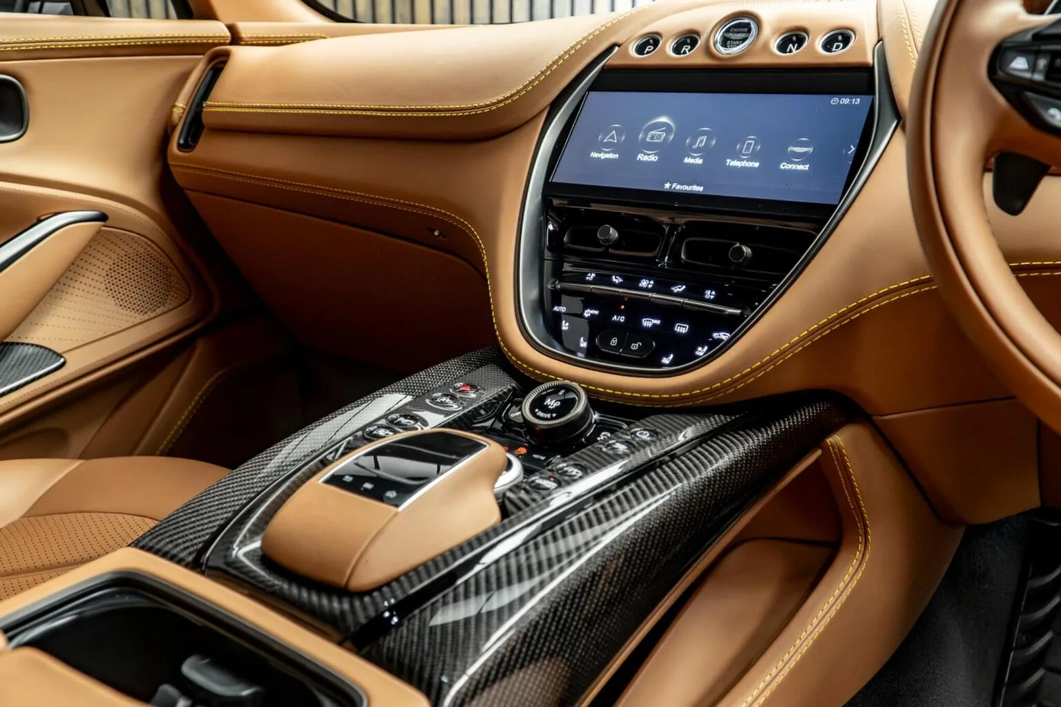 2022 Aston Martin DBX 707, 24/30