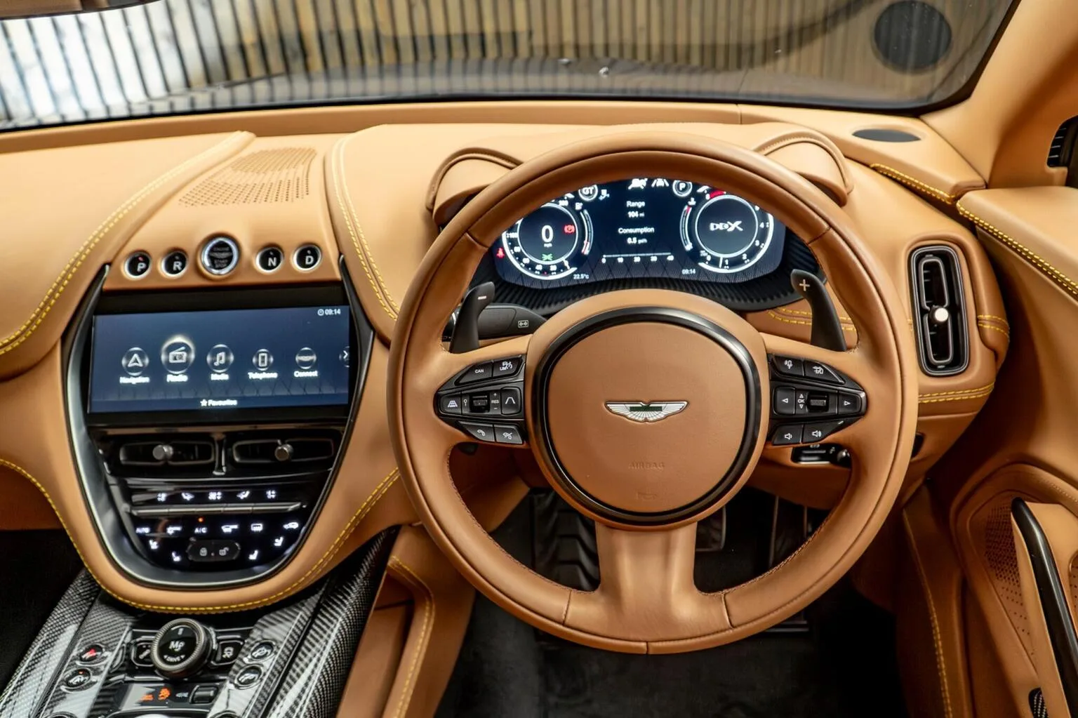 2022 Aston Martin DBX 707, 25/30