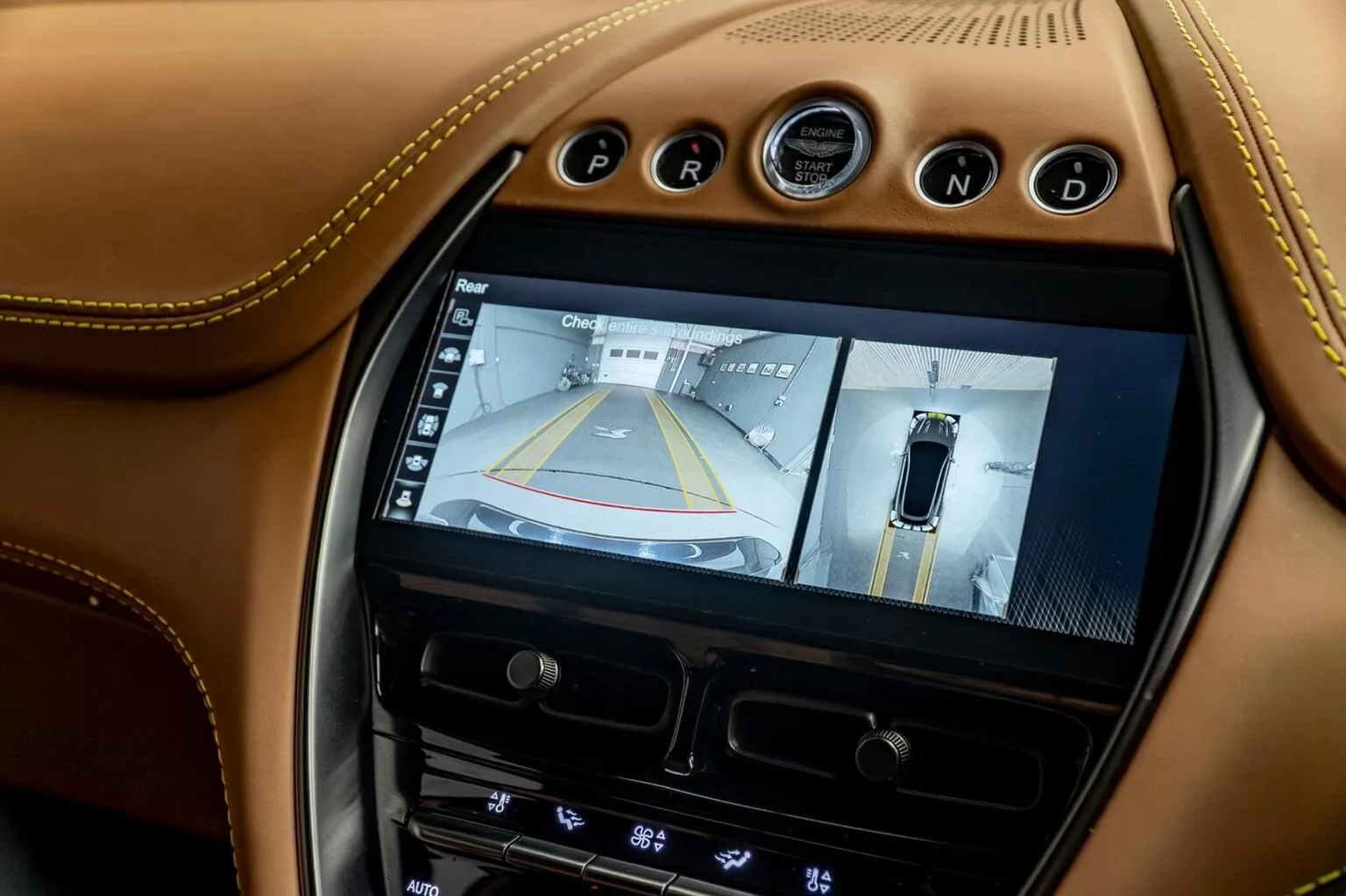 2022 Aston Martin DBX 707, 26/30