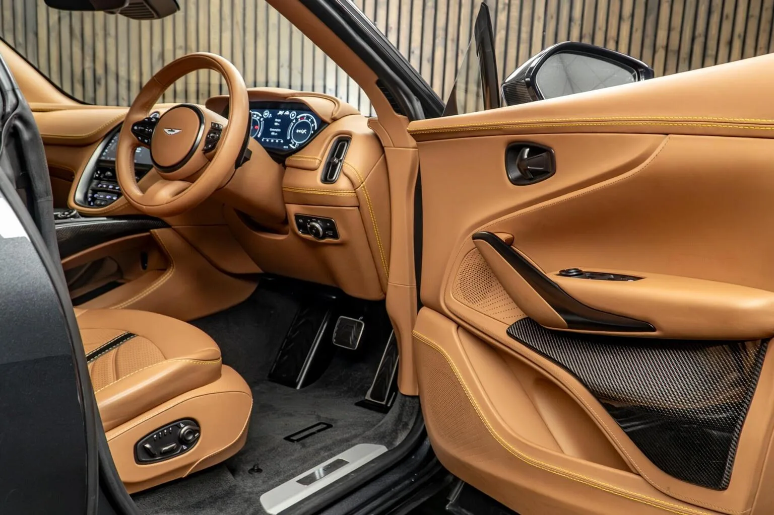 2022 Aston Martin DBX 707, 30/30