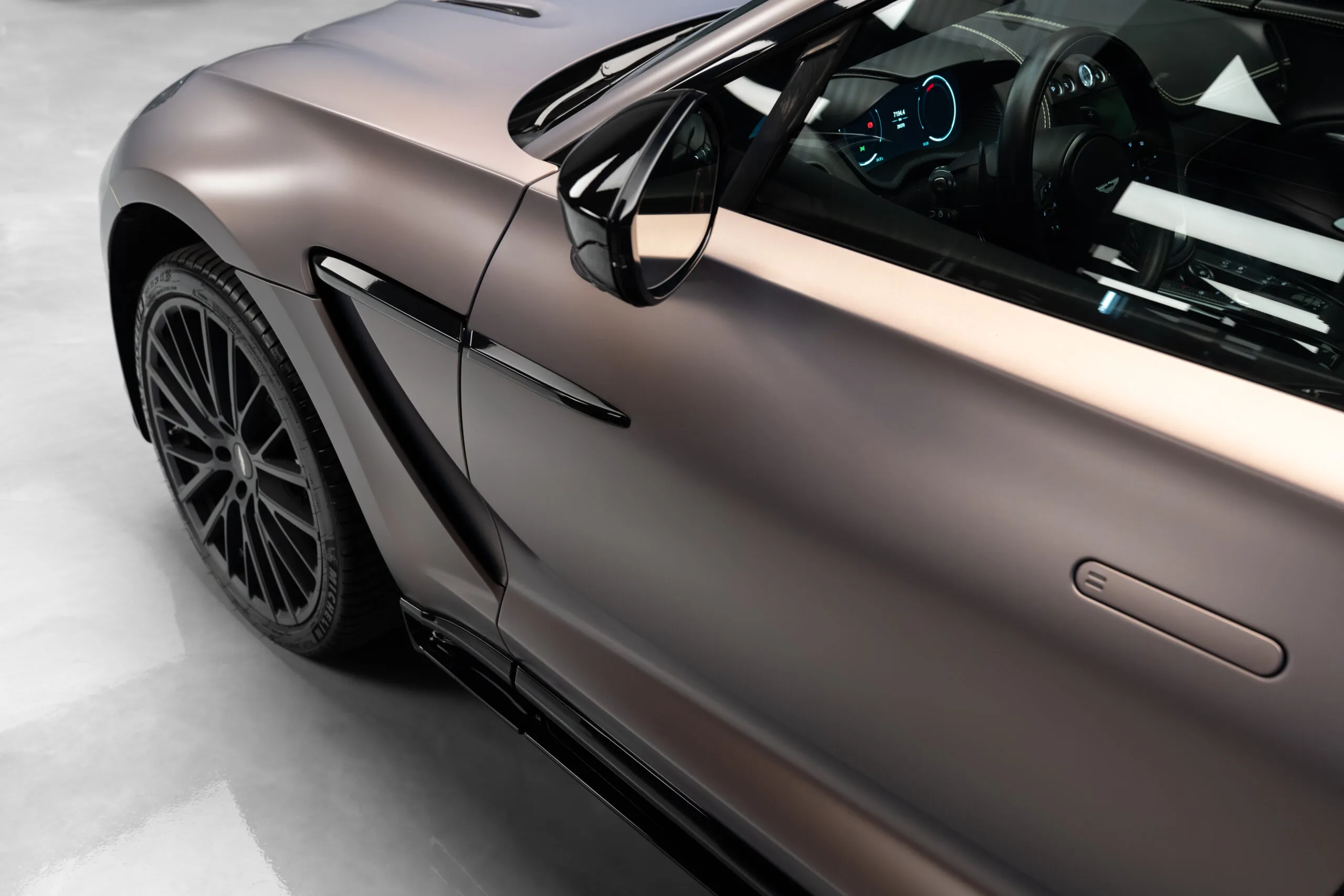 2022 Aston Martin DBX 707, 7/30