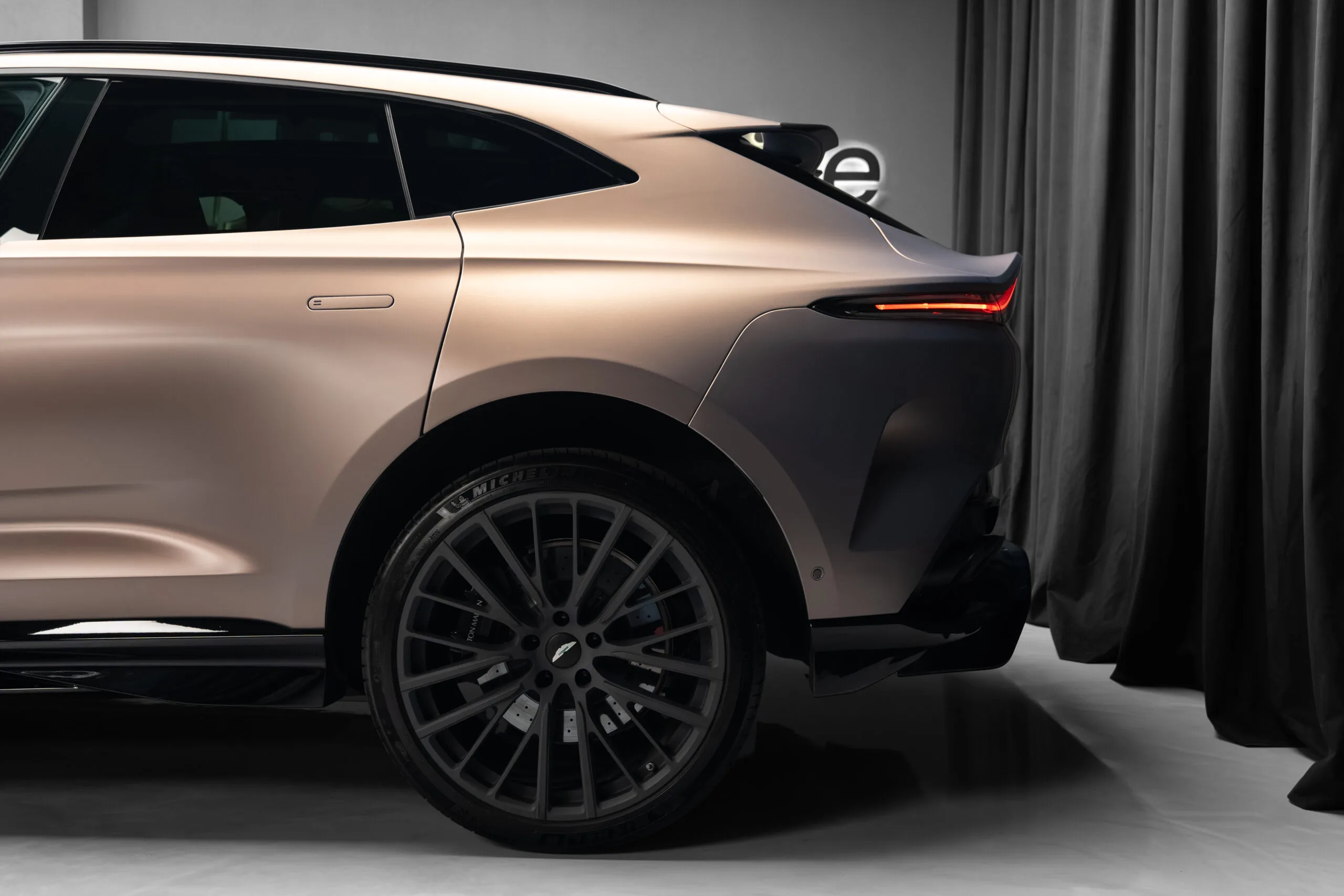 2022 Aston Martin DBX 707, 9/30