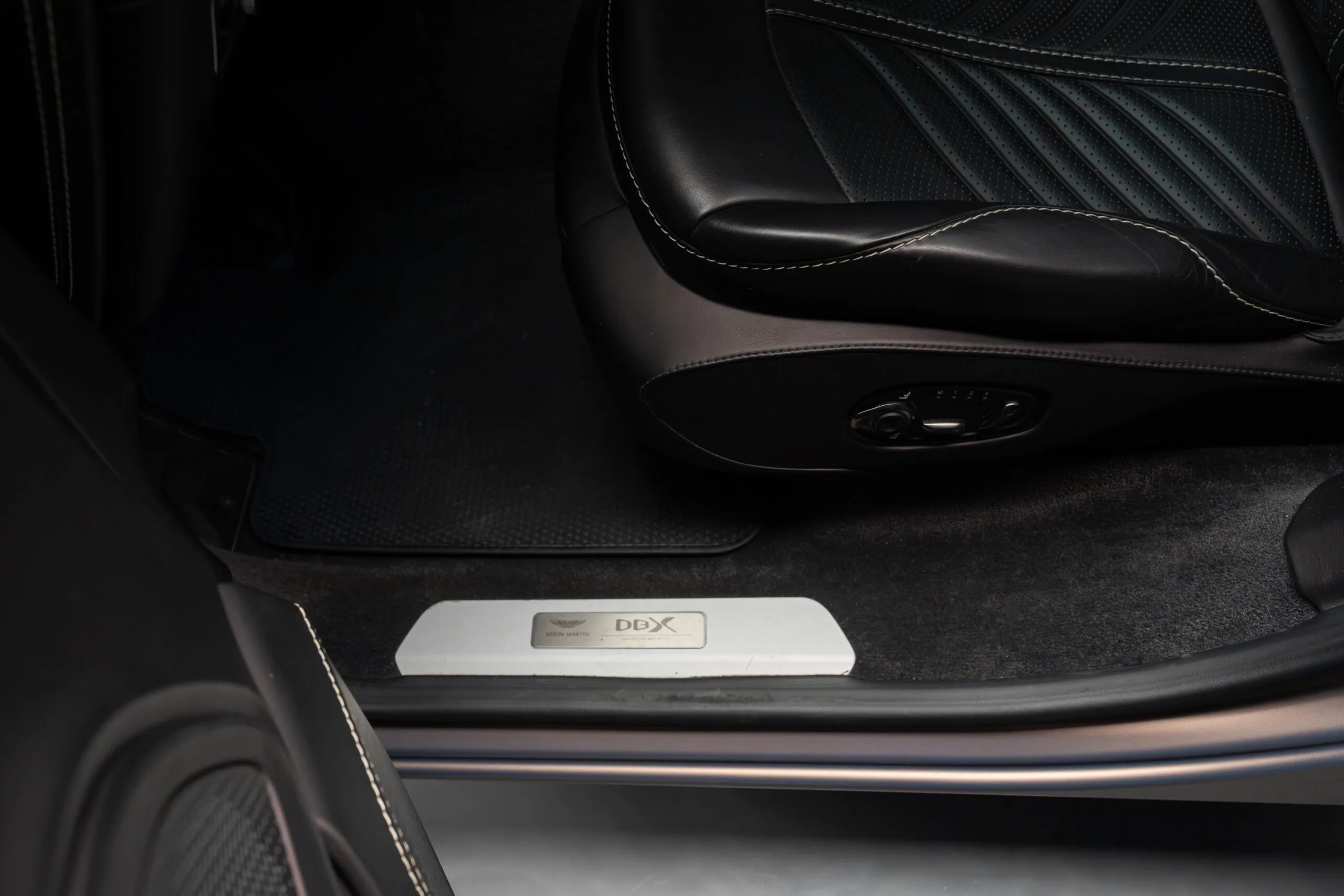 2022 Aston Martin DBX 707, 13/30