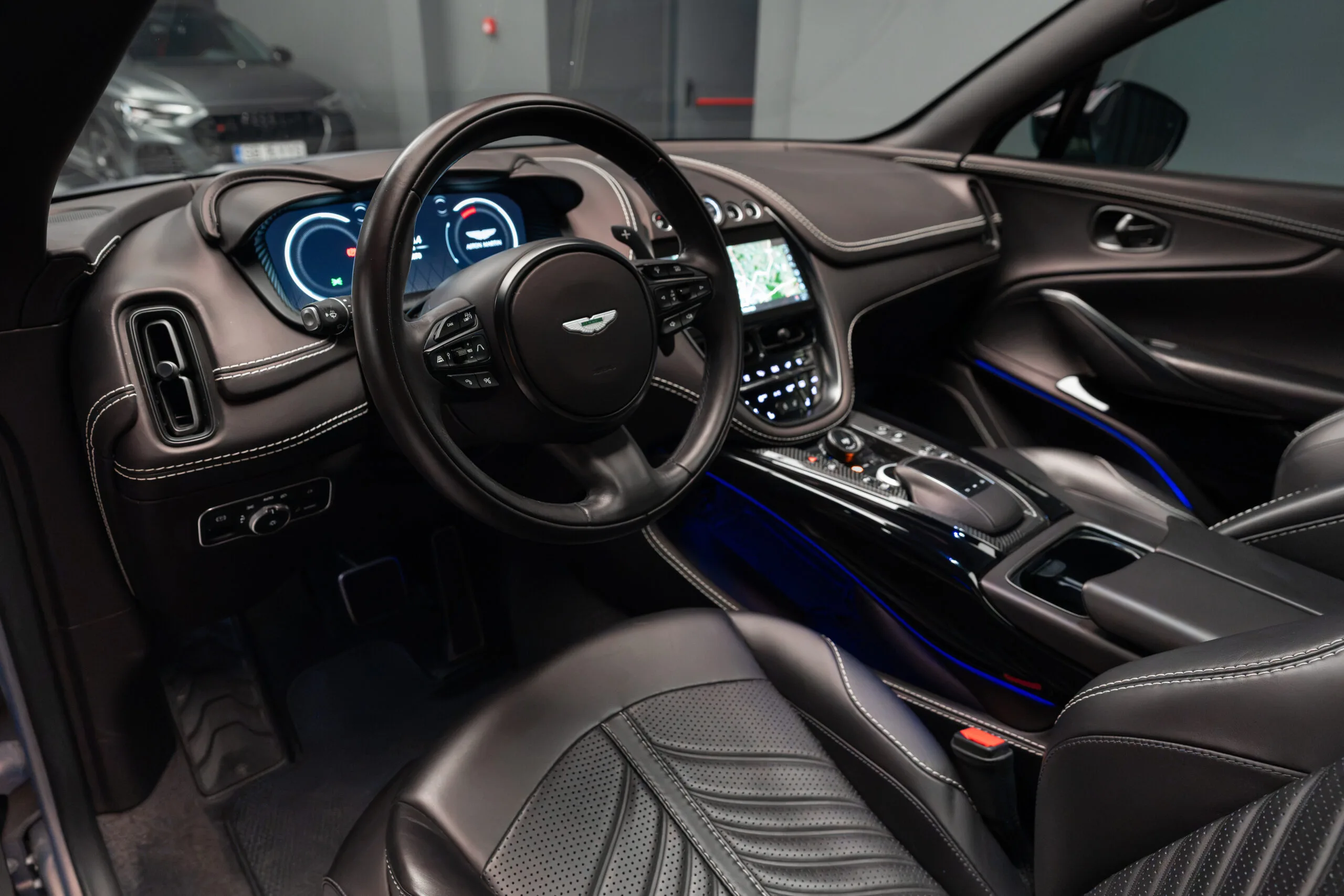 2022 Aston Martin DBX 707, 15/30