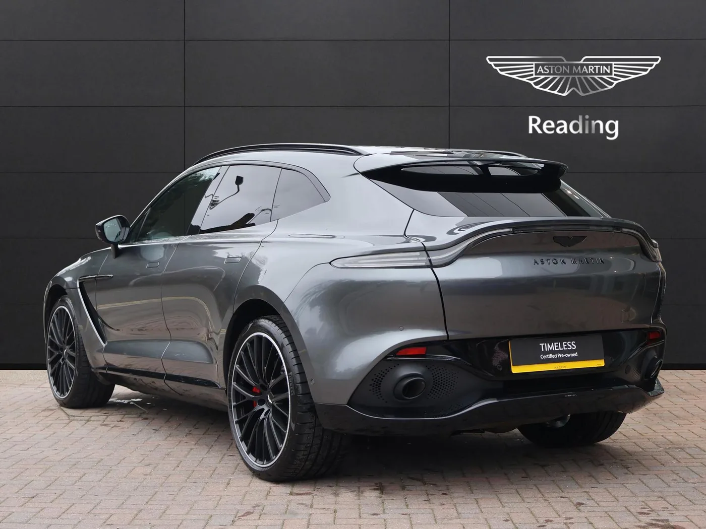 2022 Aston Martin DBX angeboten von einer Vertragshändlergruppe in Pangbourne, Vereinigtes Königreich, Foto 2 von 25