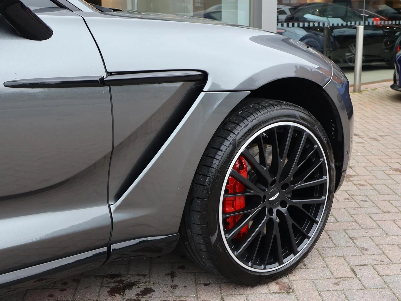 2022 Aston Martin DBX angeboten von einer Vertragshändlergruppe in Pangbourne, Vereinigtes Königreich, Foto 12 von 25