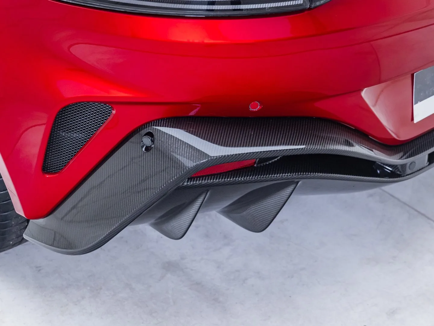 2022 Aston Martin V12 Vantage, 29/30