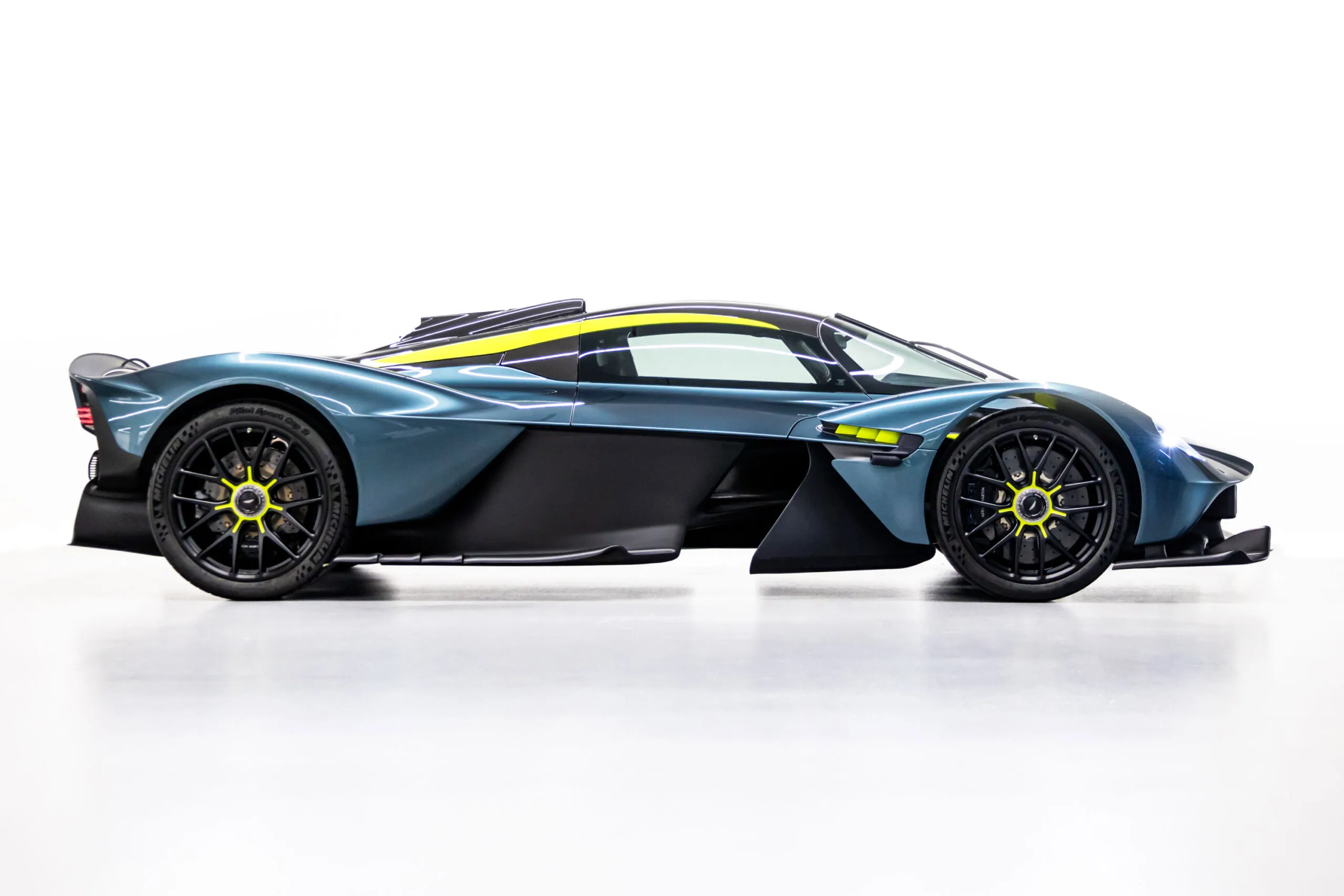 2022 Aston Martin Valkyrie, 5/20