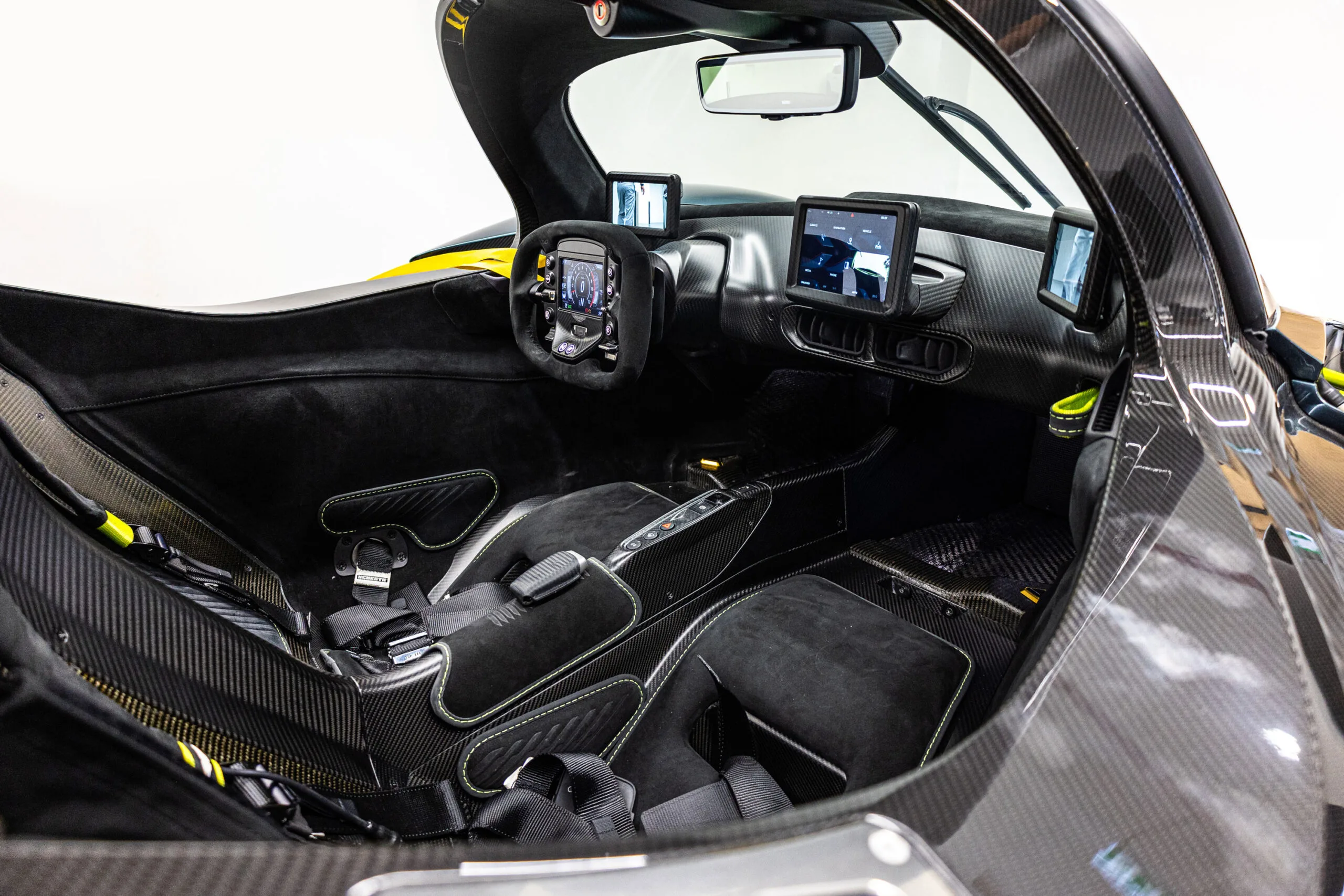 2022 Aston Martin Valkyrie, 9/20