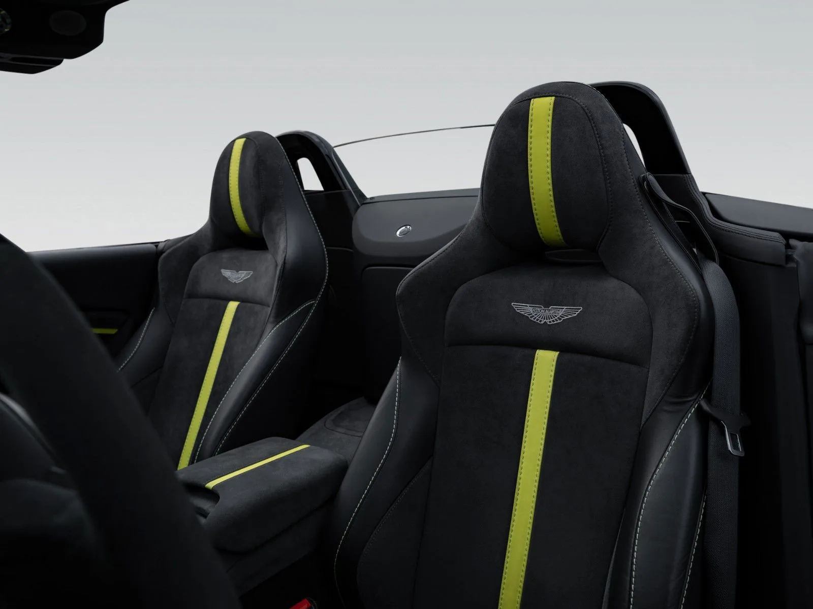 2022 Aston Martin Vantage F1 Edition Roadster, 7/30