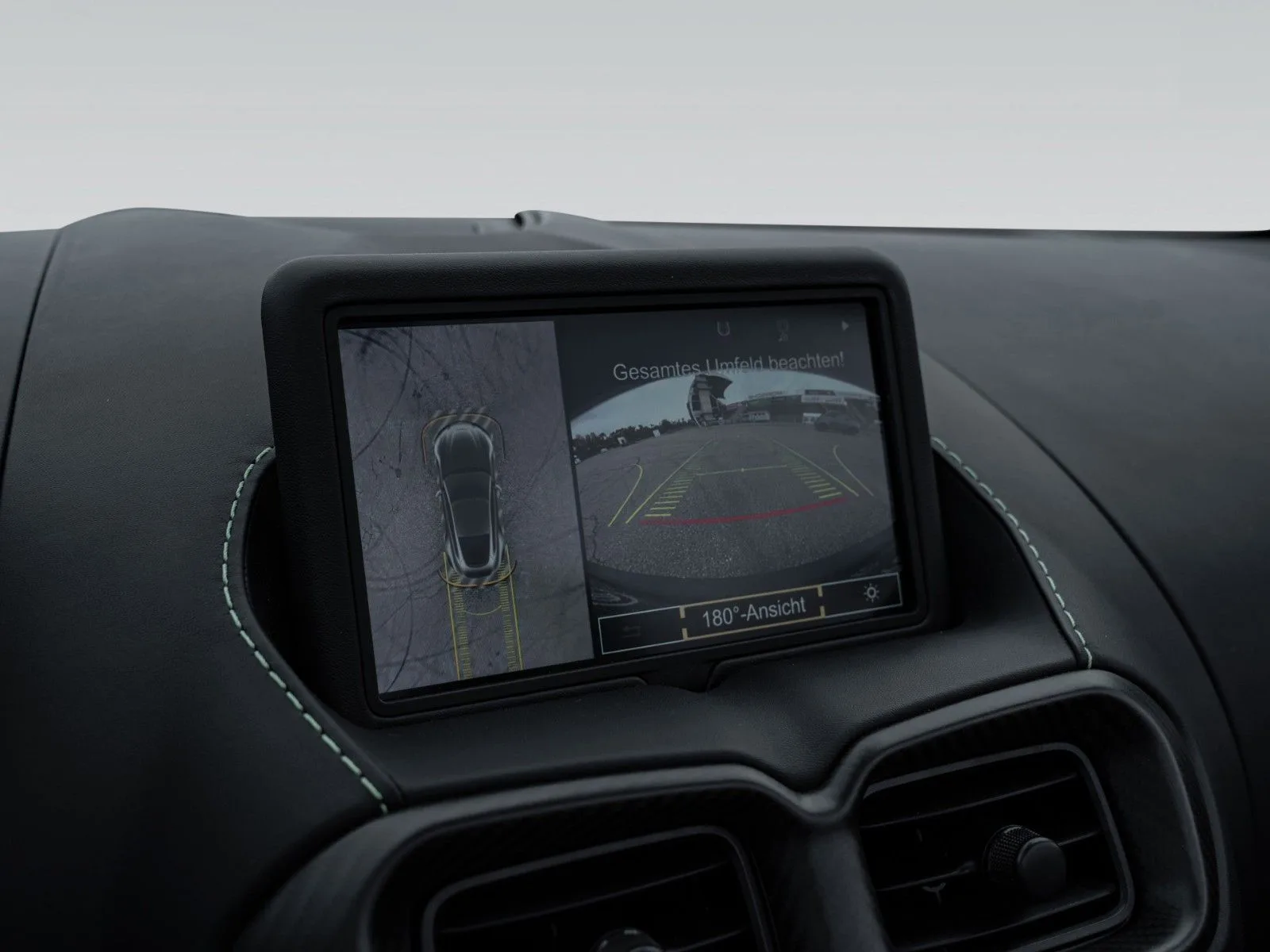 2022 Aston Martin Vantage F1 Edition Roadster, 27/30