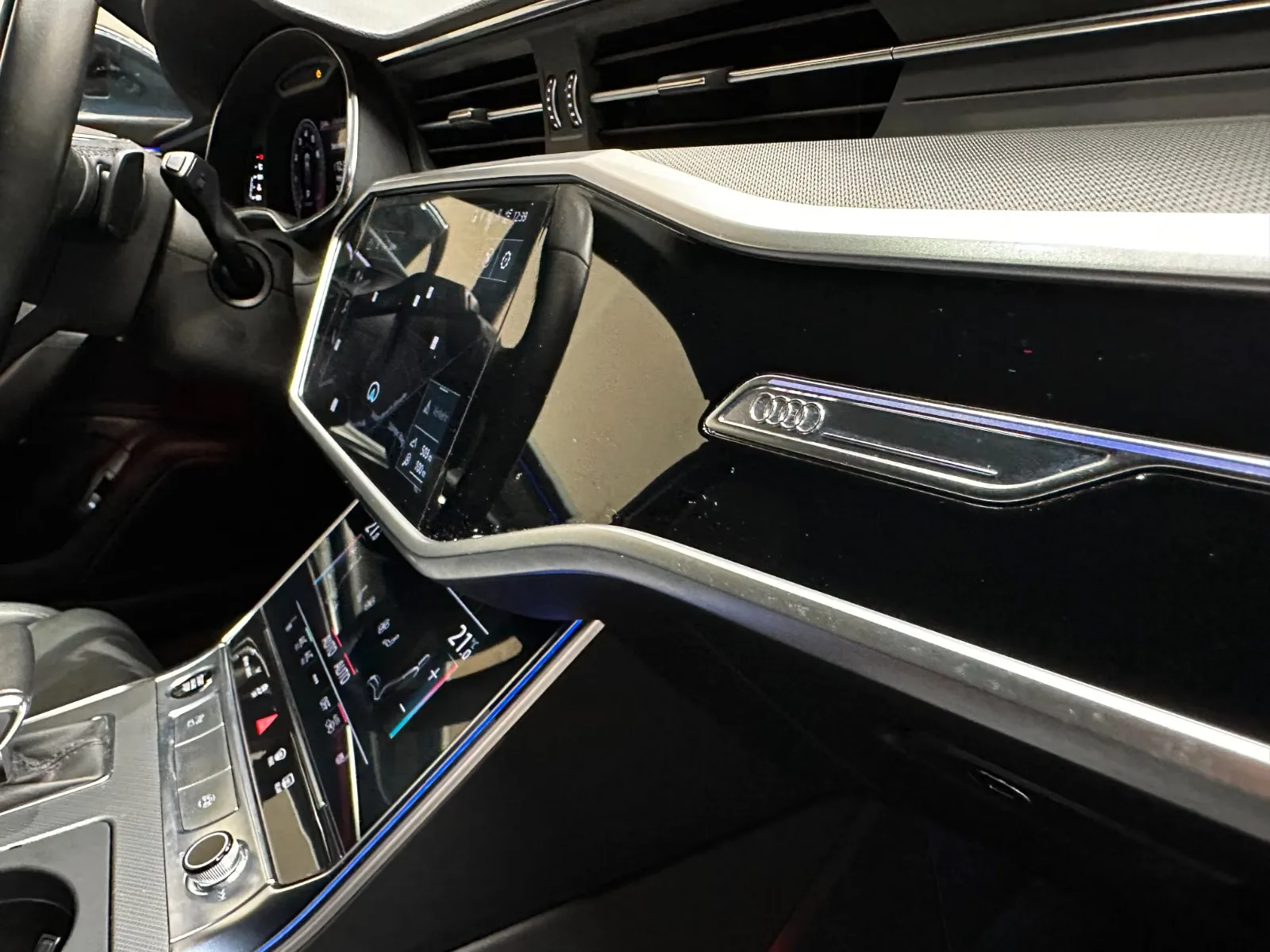 2022 Audi A6 Avant 45 TFSI, 22/26