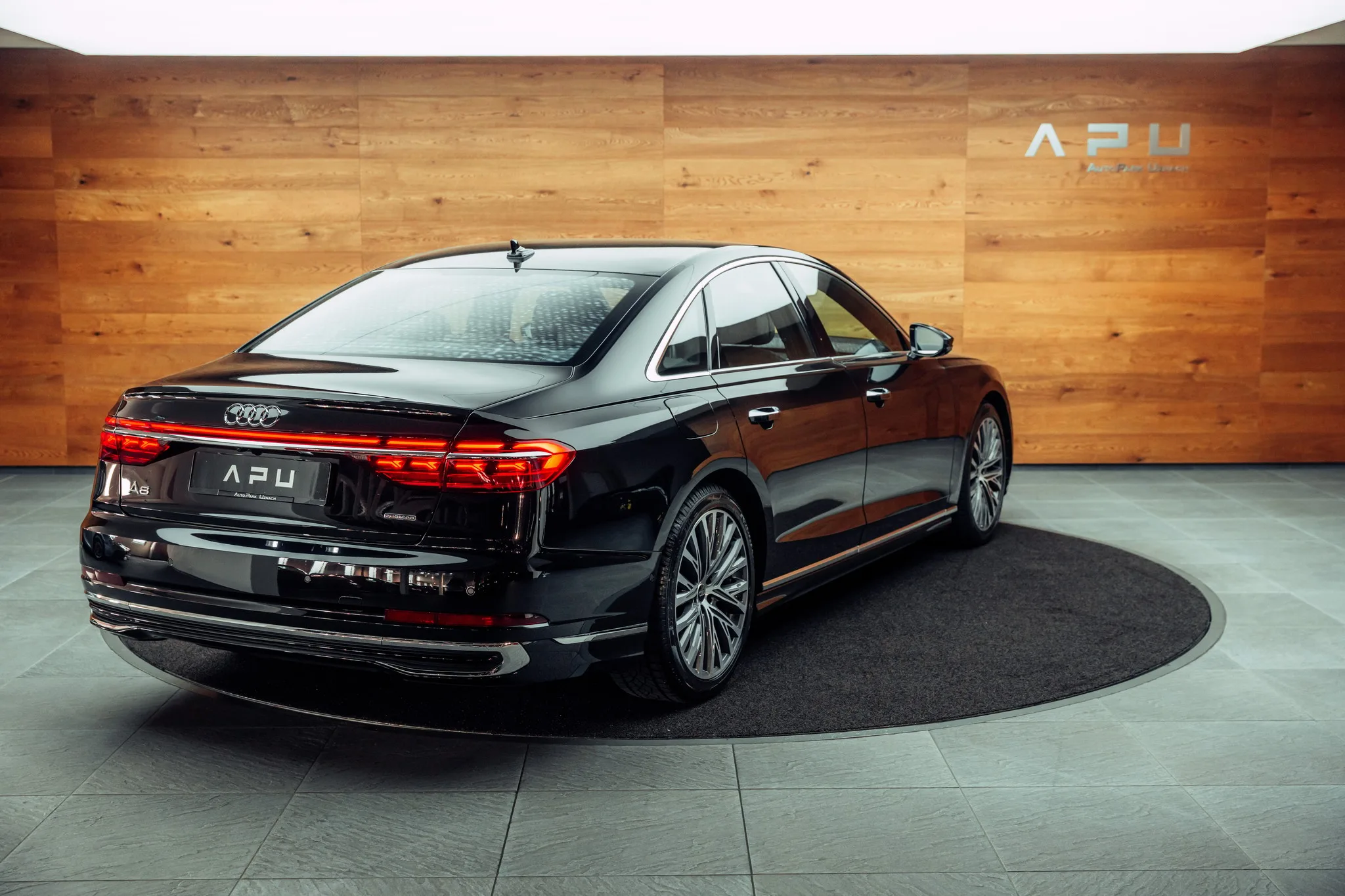 2022 Audi A8, 2/22