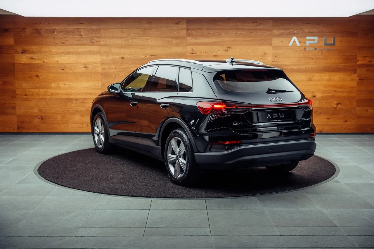 2022 Audi Q4 e-tron angeboten von einem Fachhändler in Uznach, Schweiz, Hauptfoto
