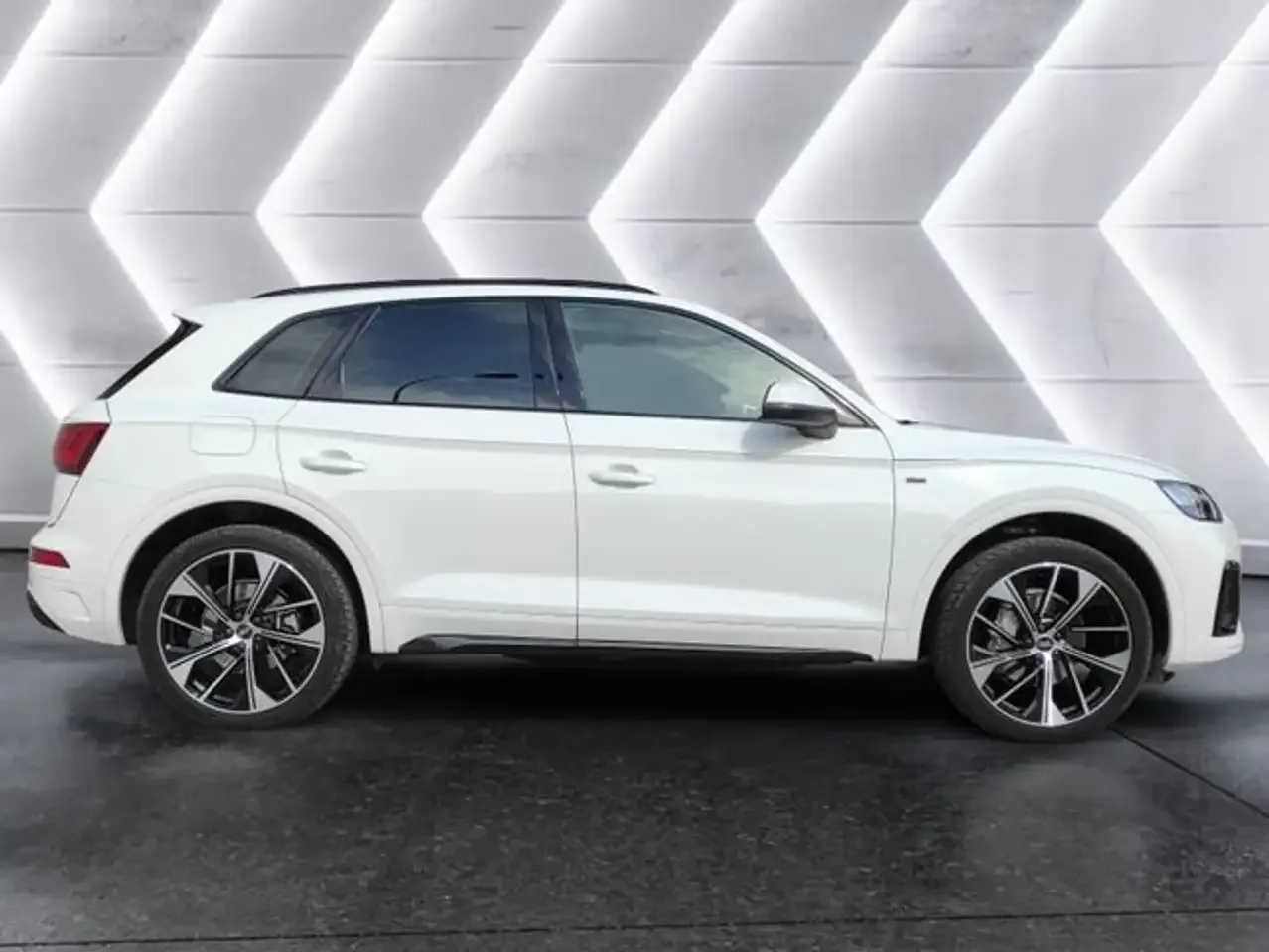 2022 Audi Q5 40 TDI quattro S line, 4/15