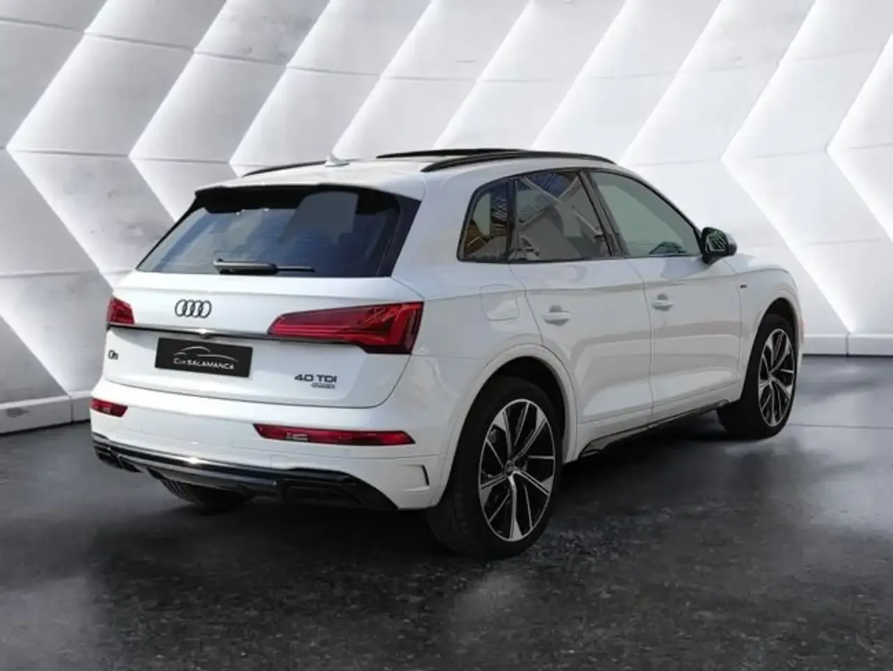 2022 Audi Q5 40 TDI quattro S line, 5/15