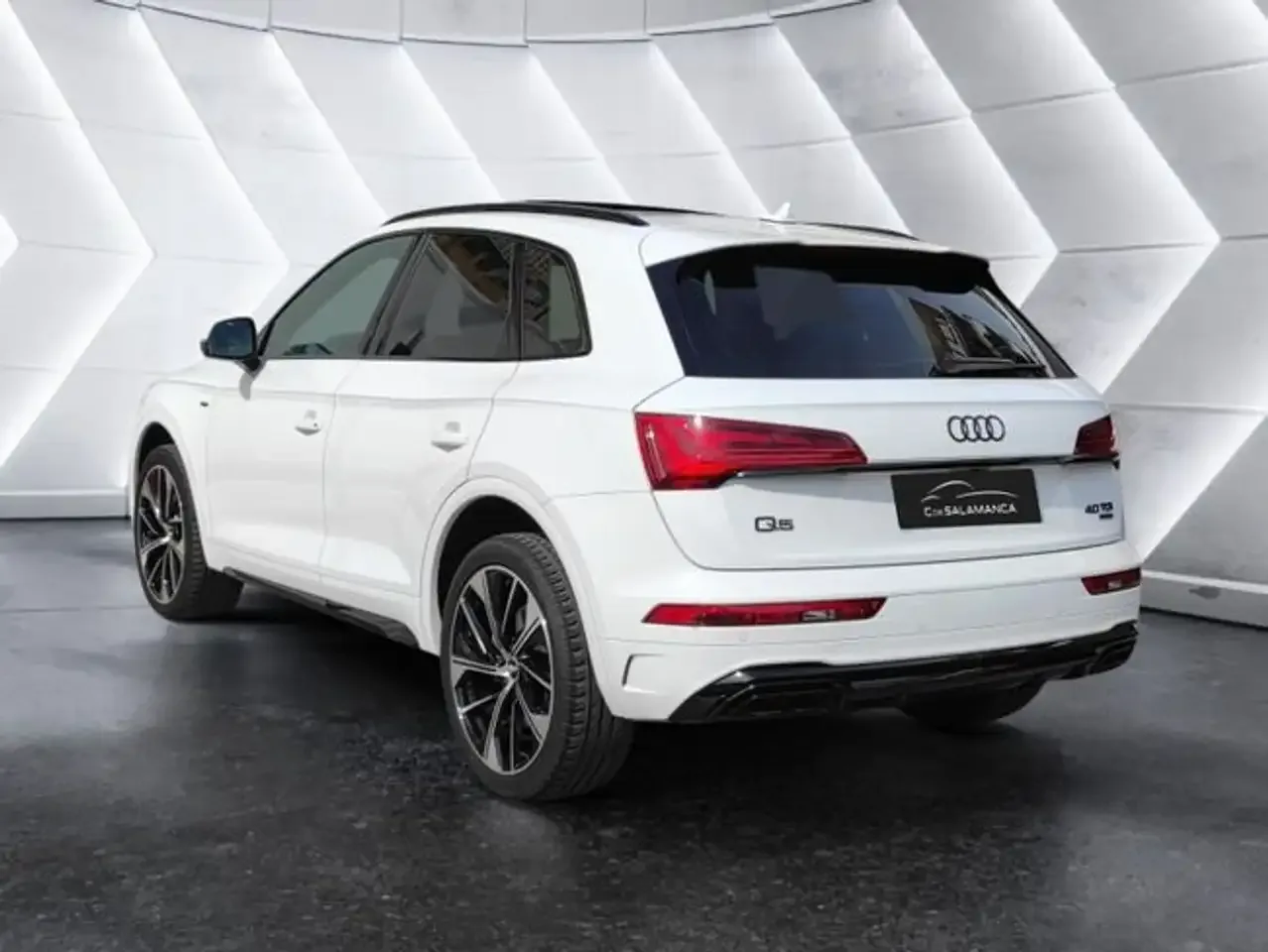 2022 Audi Q5 40 TDI quattro S line, 7/15