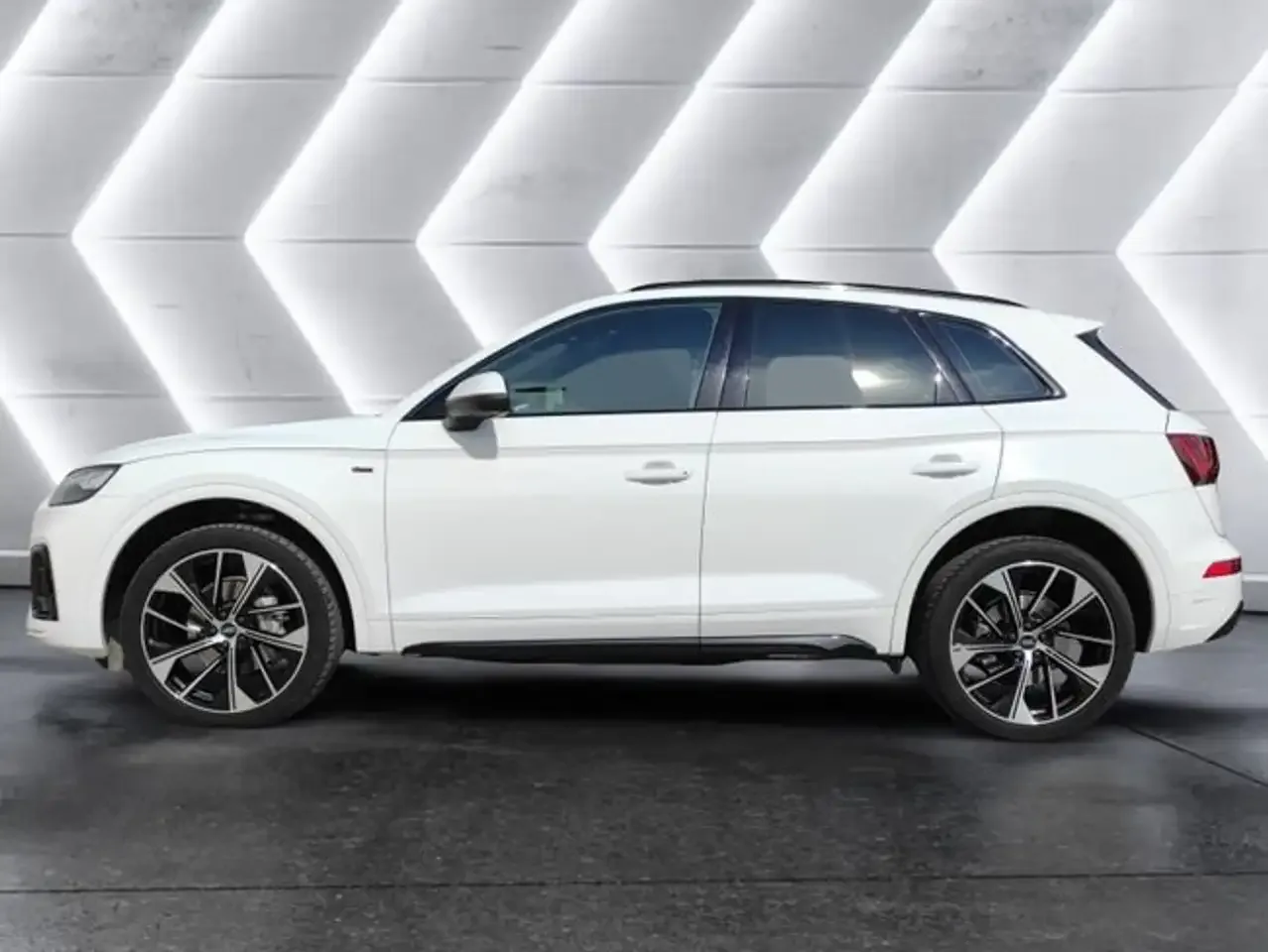 2022 Audi Q5 40 TDI quattro S line, 8/15