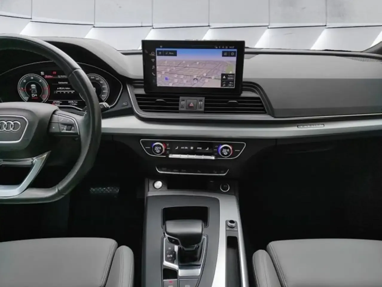 2022 Audi Q5 40 TDI quattro S line, 10/15