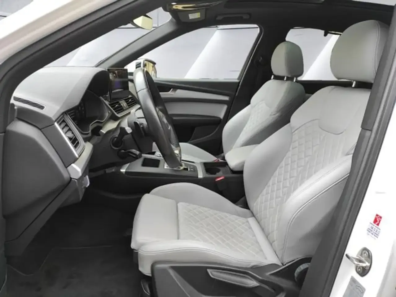 2022 Audi Q5 40 TDI quattro S line, 11/15