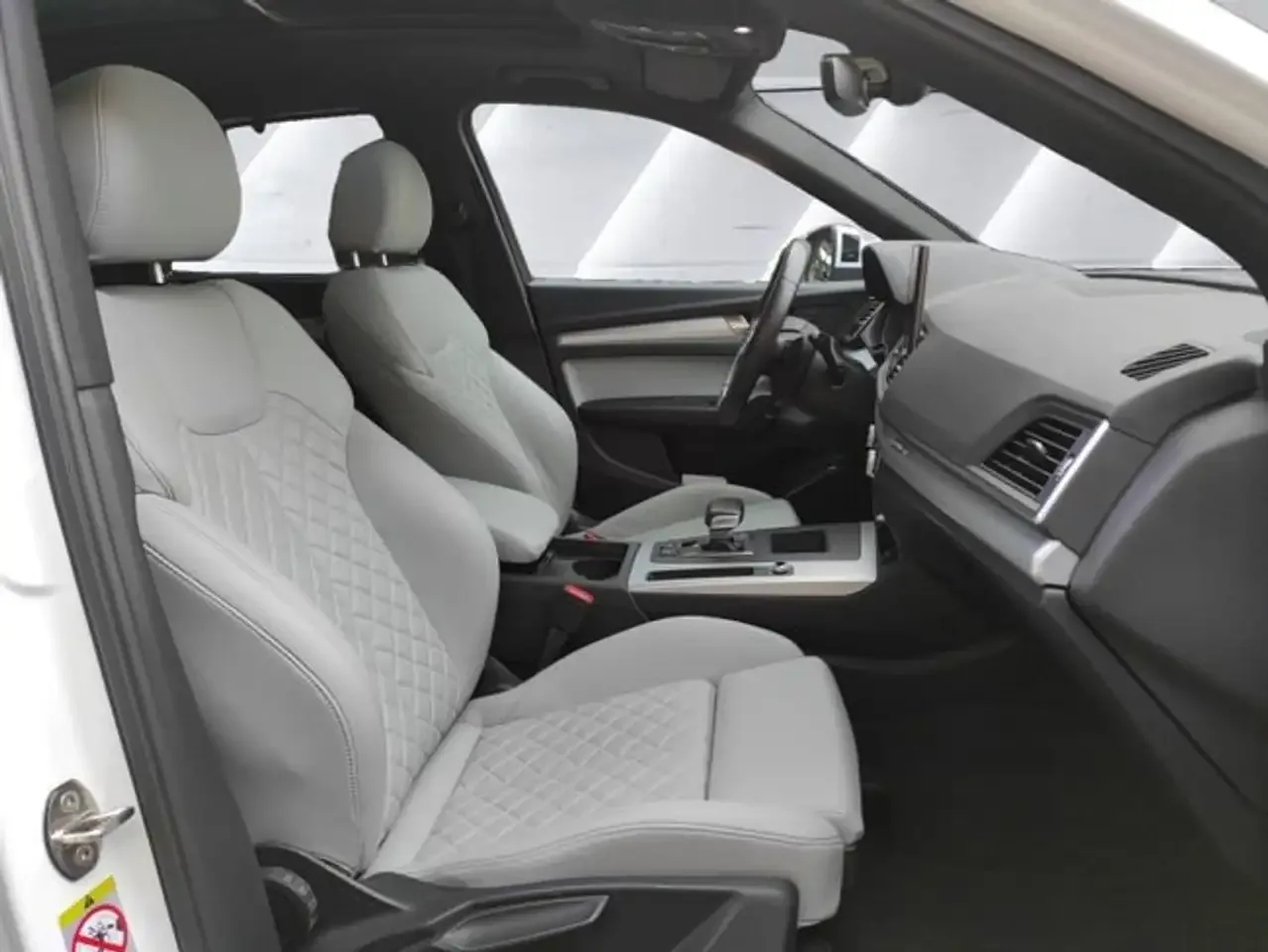 2022 Audi Q5 40 TDI quattro S line, 12/15