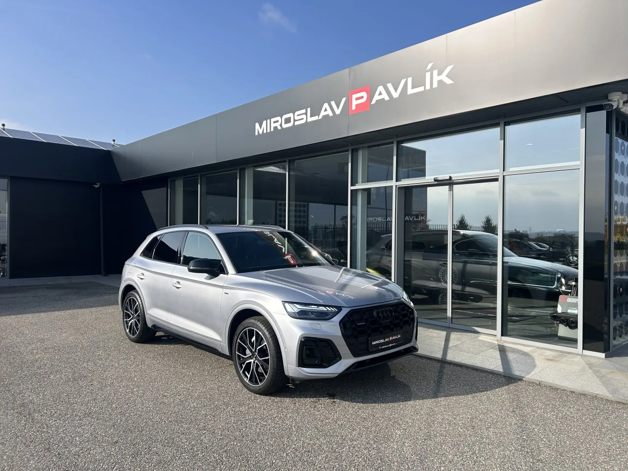 2022 Audi Q5 40 TDI quattro S line, 2/30