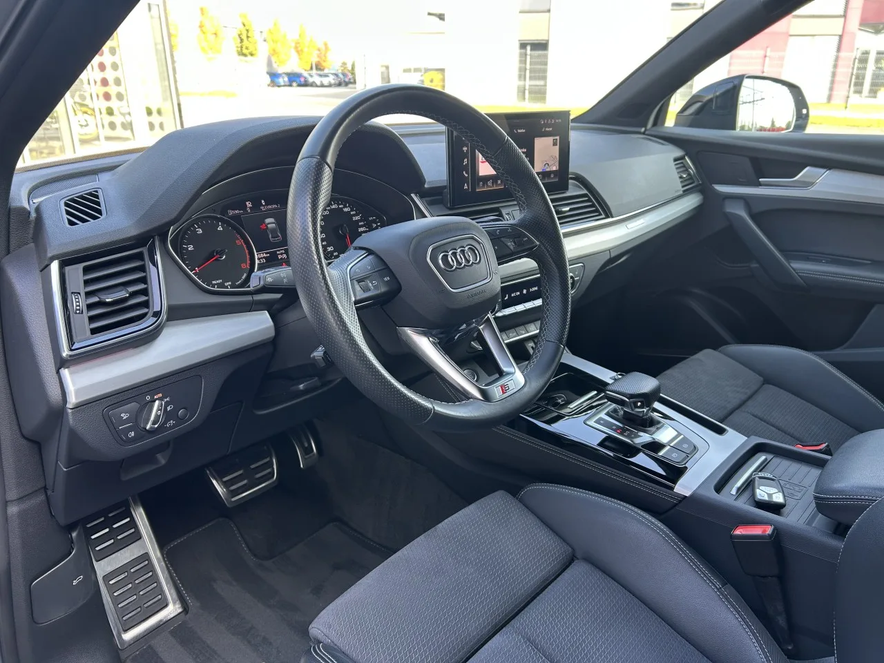 2022 Audi Q5 40 TDI quattro S line, 13/30