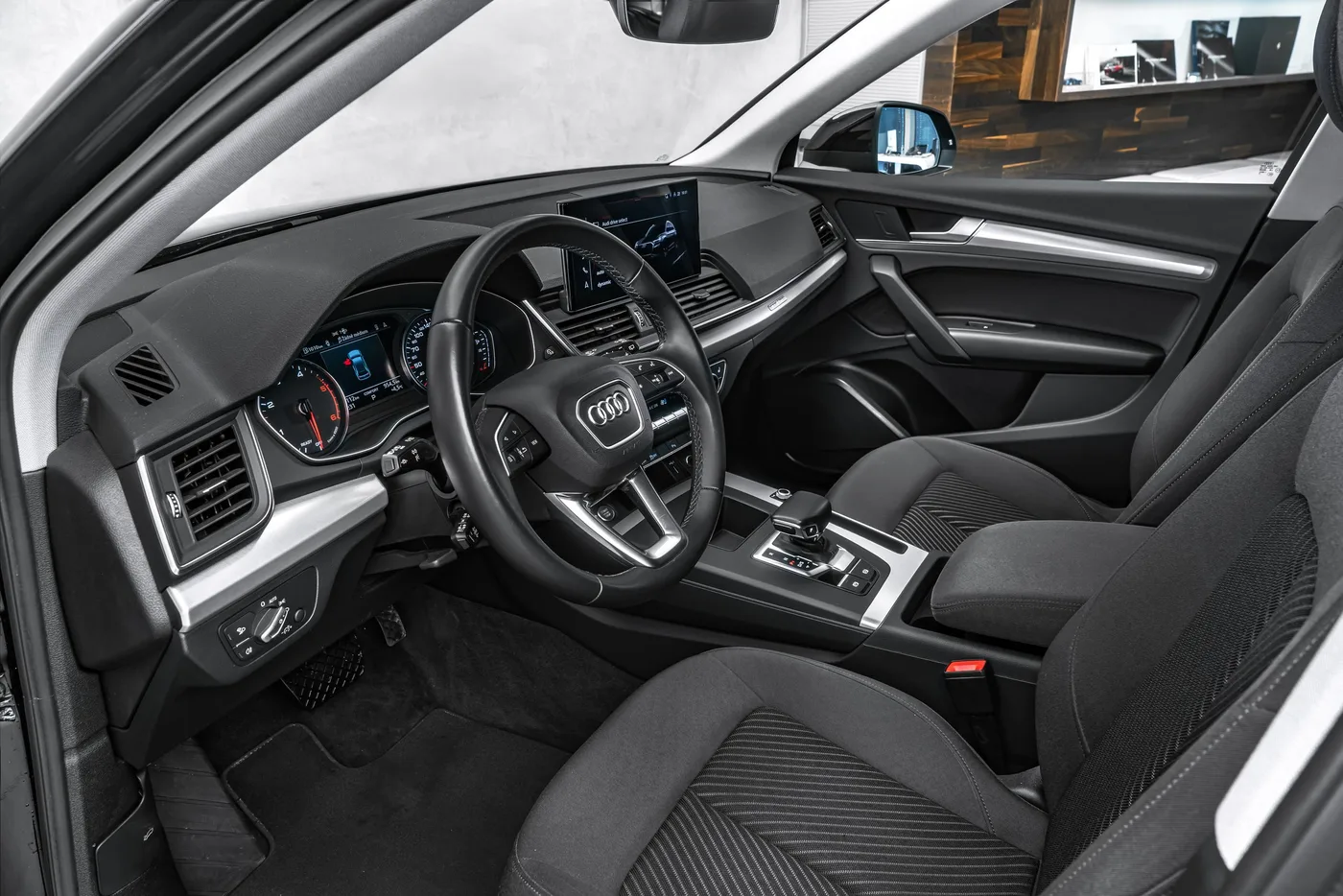 2022 Audi Q5 40 TDI S line angeboten von einem Fachhändler in Ostrava, Tschechien, Foto 12 von 21