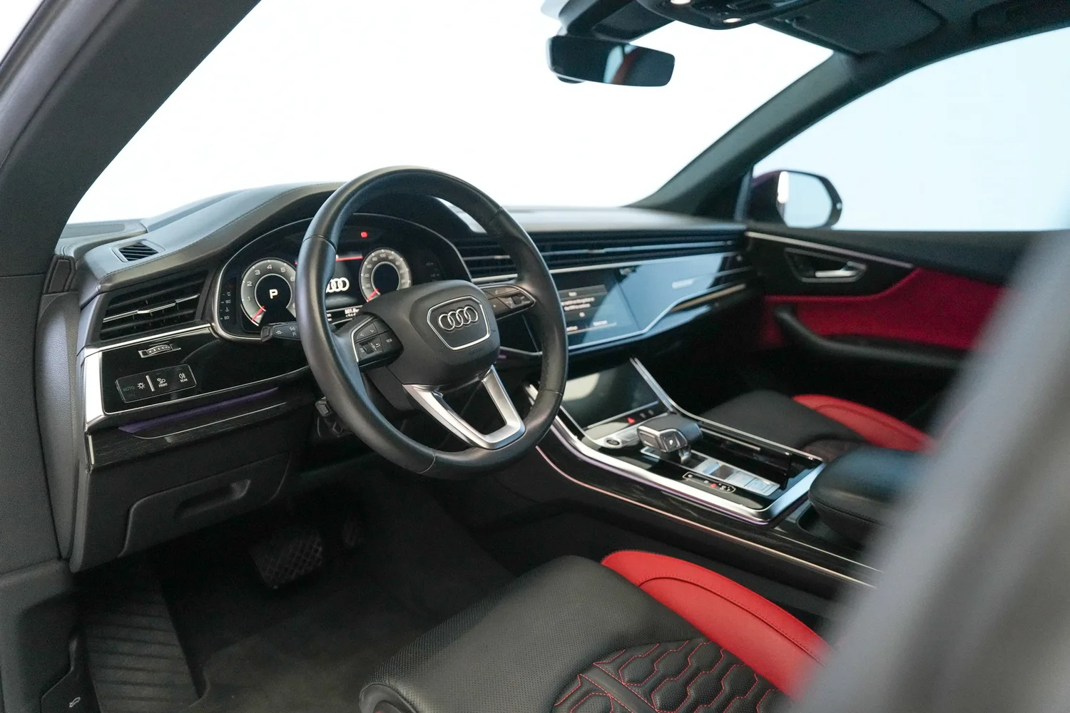 2022 Audi Q8 55 TFSI S line, 3/15