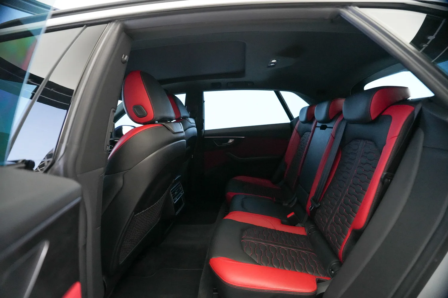 2022 Audi Q8 55 TFSI S line, 7/15