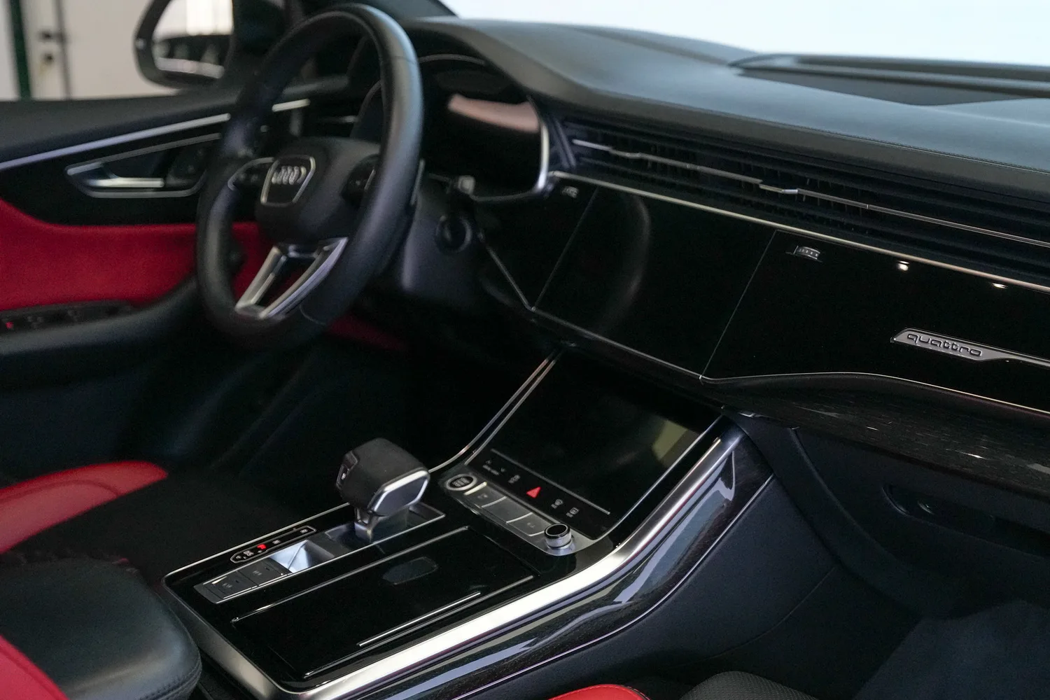 2022 Audi Q8 55 TFSI S line, 10/15