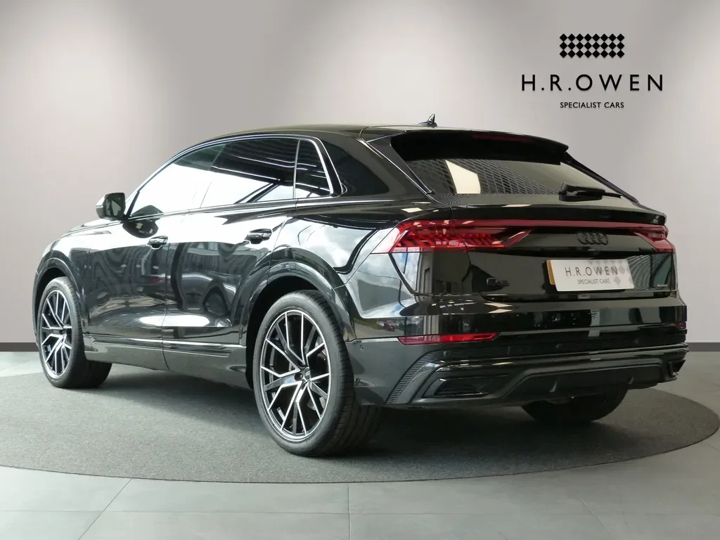 2022 Audi Q8, 2/28