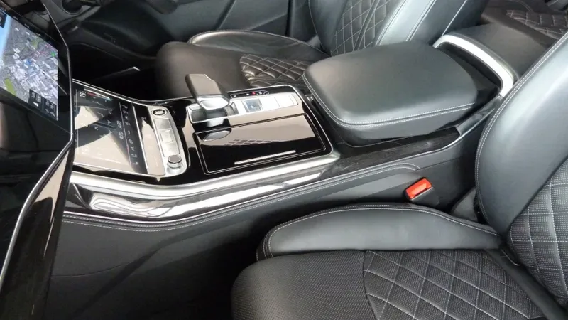 2022 Audi Q8, 27/28