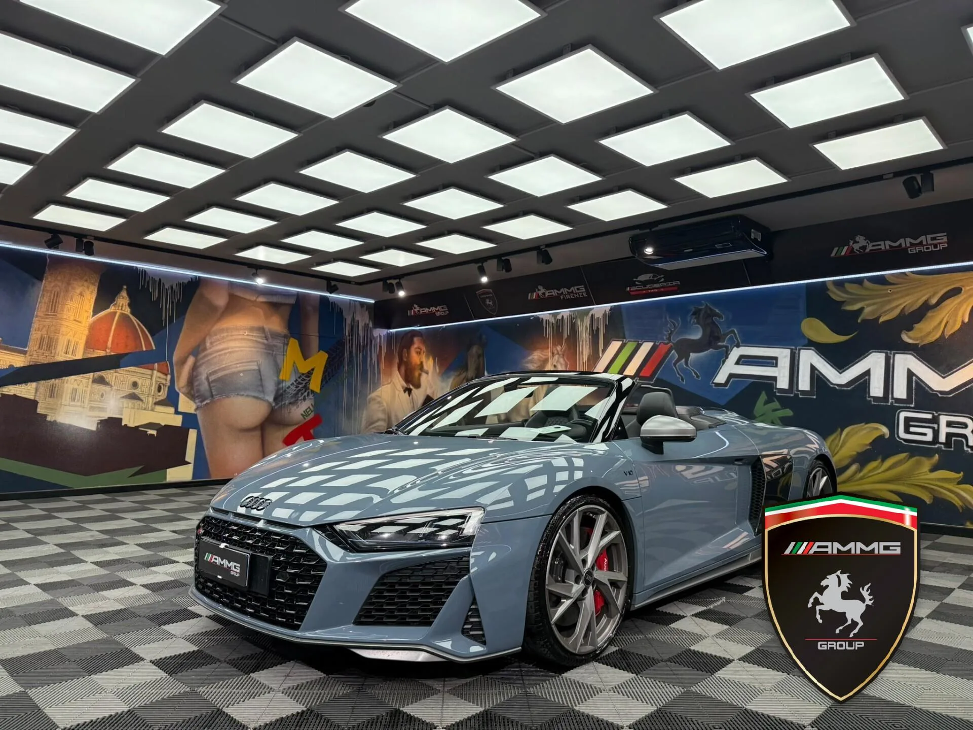 2022 Audi R8 Spyder V10 performance quattro en un concesionario especializado de Calenzano, Italia, foto principal