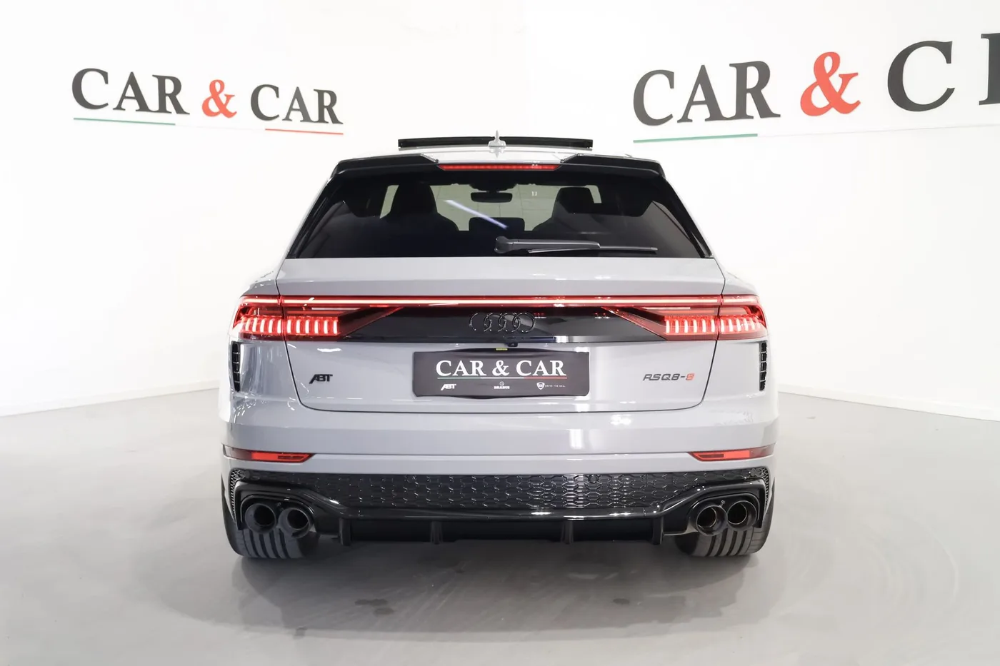 2022 Audi RS Q8 angeboten von einem Supersportwagenhändler in Zibido San Giacomo, Italien, Foto 4 von 25