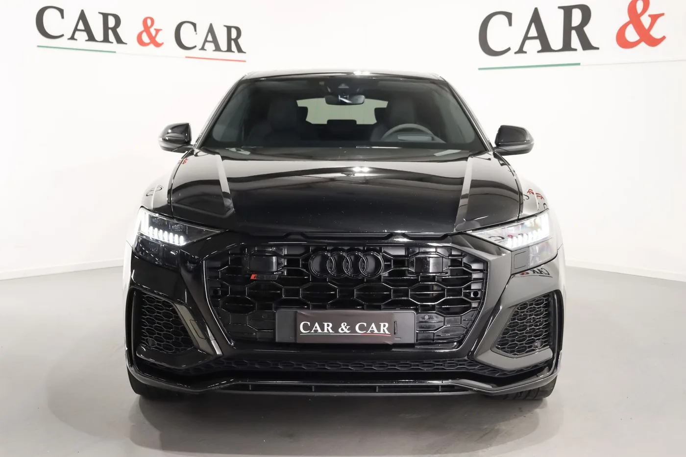2022 Audi RS Q8 angeboten von einem Supersportwagenhändler in Zibido San Giacomo, Italien, Foto 3 von 23