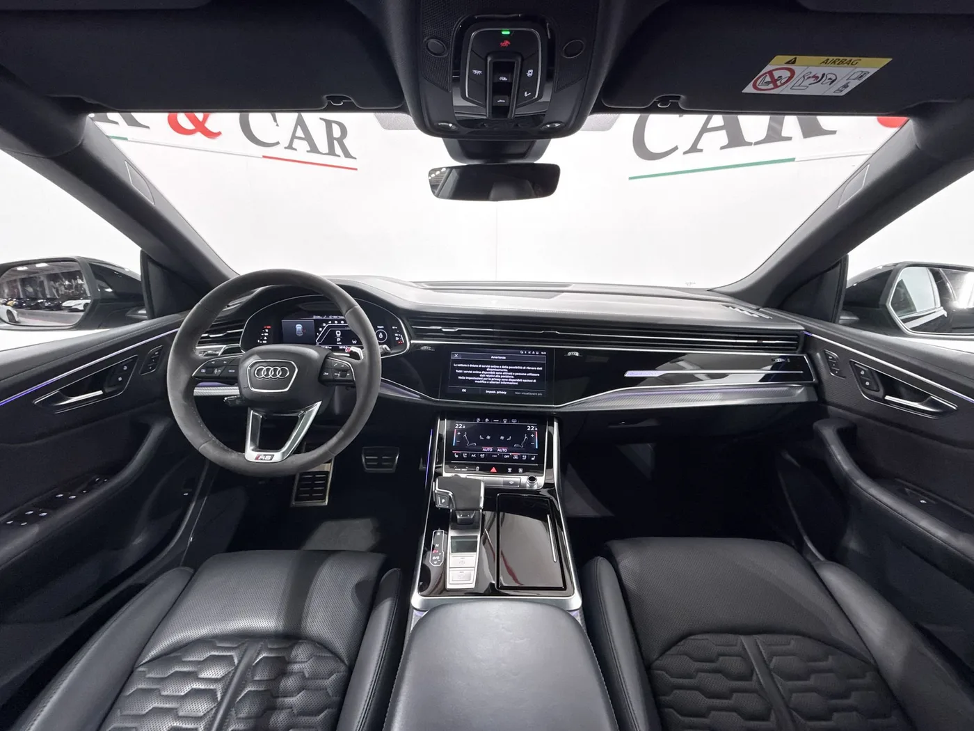 2022 Audi RS Q8 angeboten von einem Supersportwagenhändler in Zibido San Giacomo, Italien, Foto 15 von 23