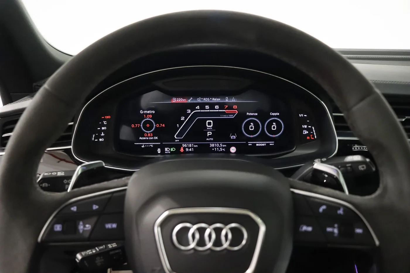 2022 Audi RS Q8 angeboten von einem Supersportwagenhändler in Zibido San Giacomo, Italien, Foto 22 von 23
