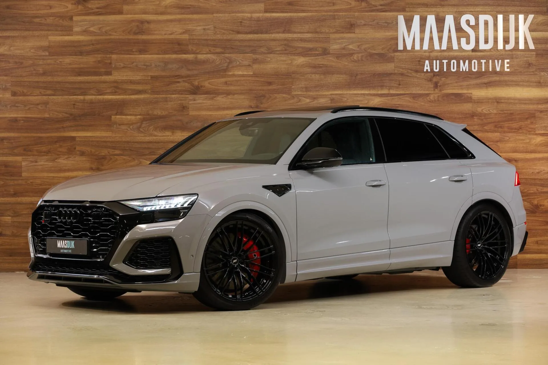 2022 Audi RS Q8 angeboten von einem Fachhändler in Werkendam, Niederlande, Hauptfoto
