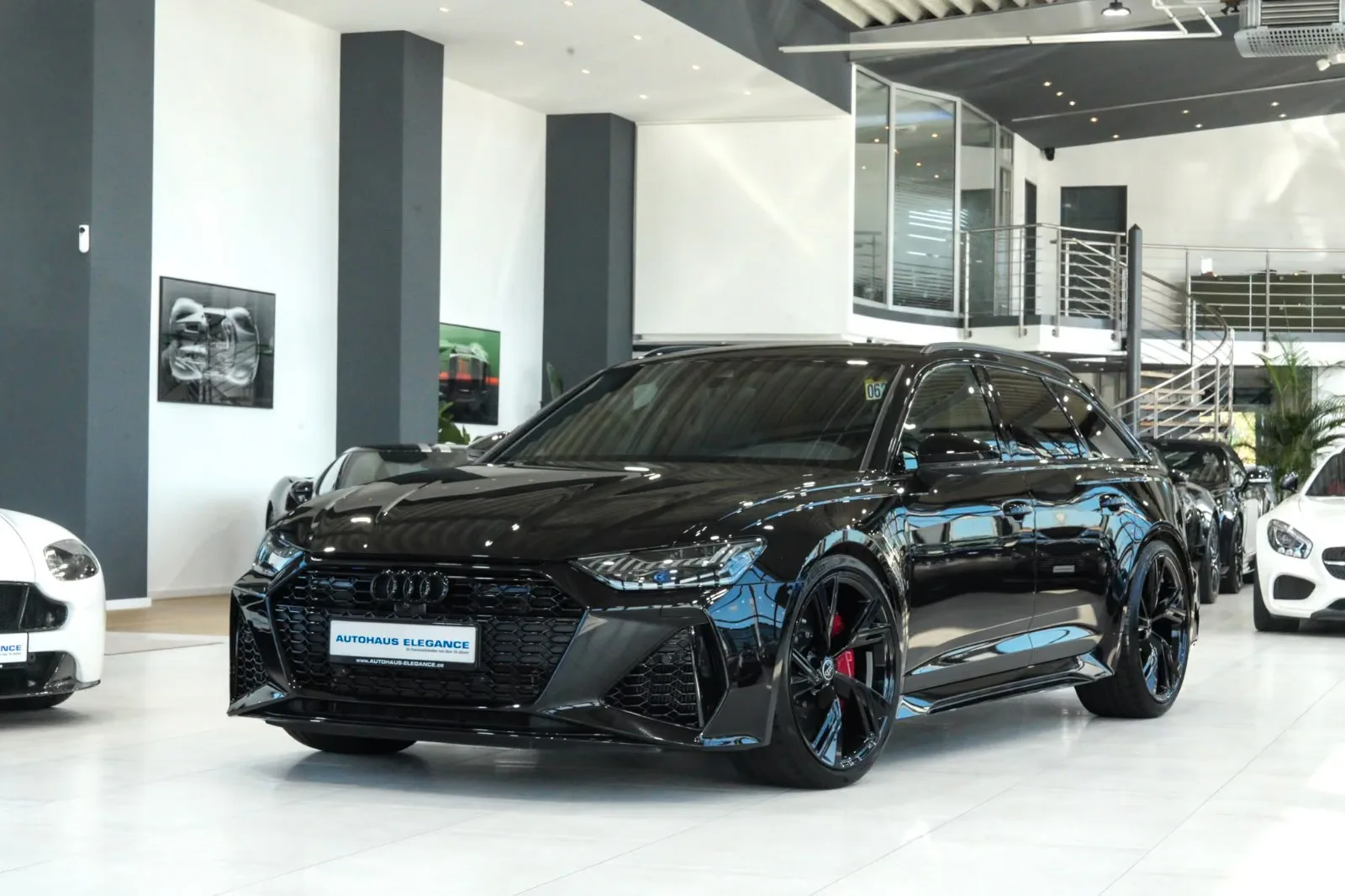 2022 Audi RS6 Avant angeboten von einem Fachhändler in Köln, Deutschland, Hauptfoto