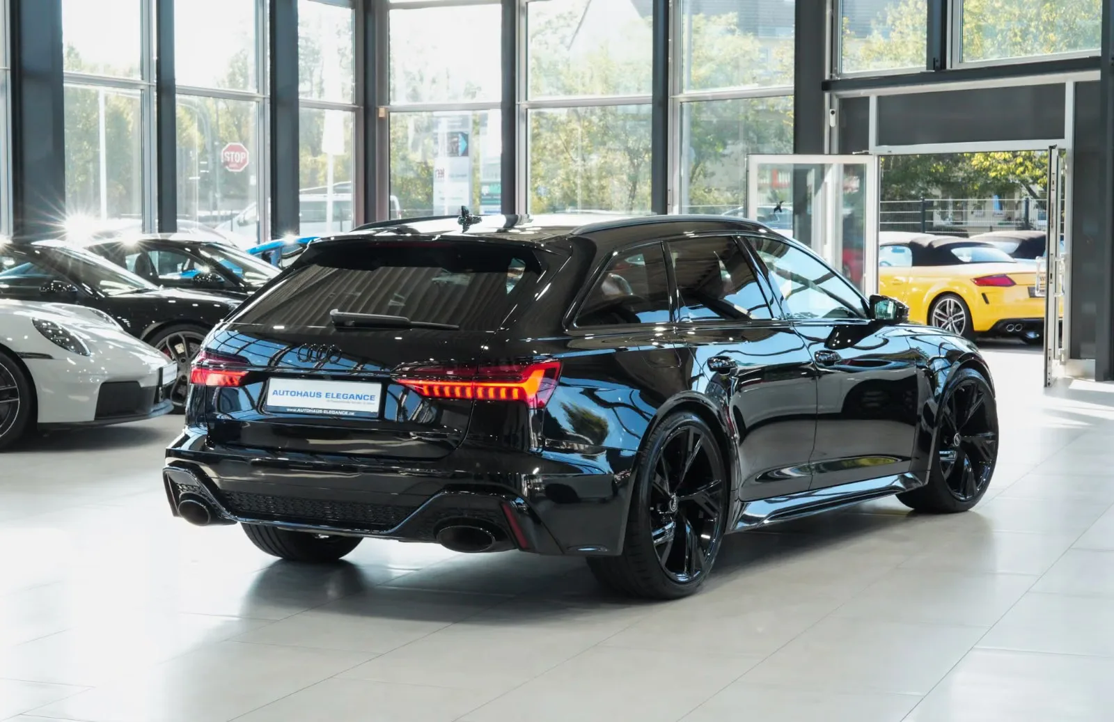 2022 Audi RS6 Avant, 2/30