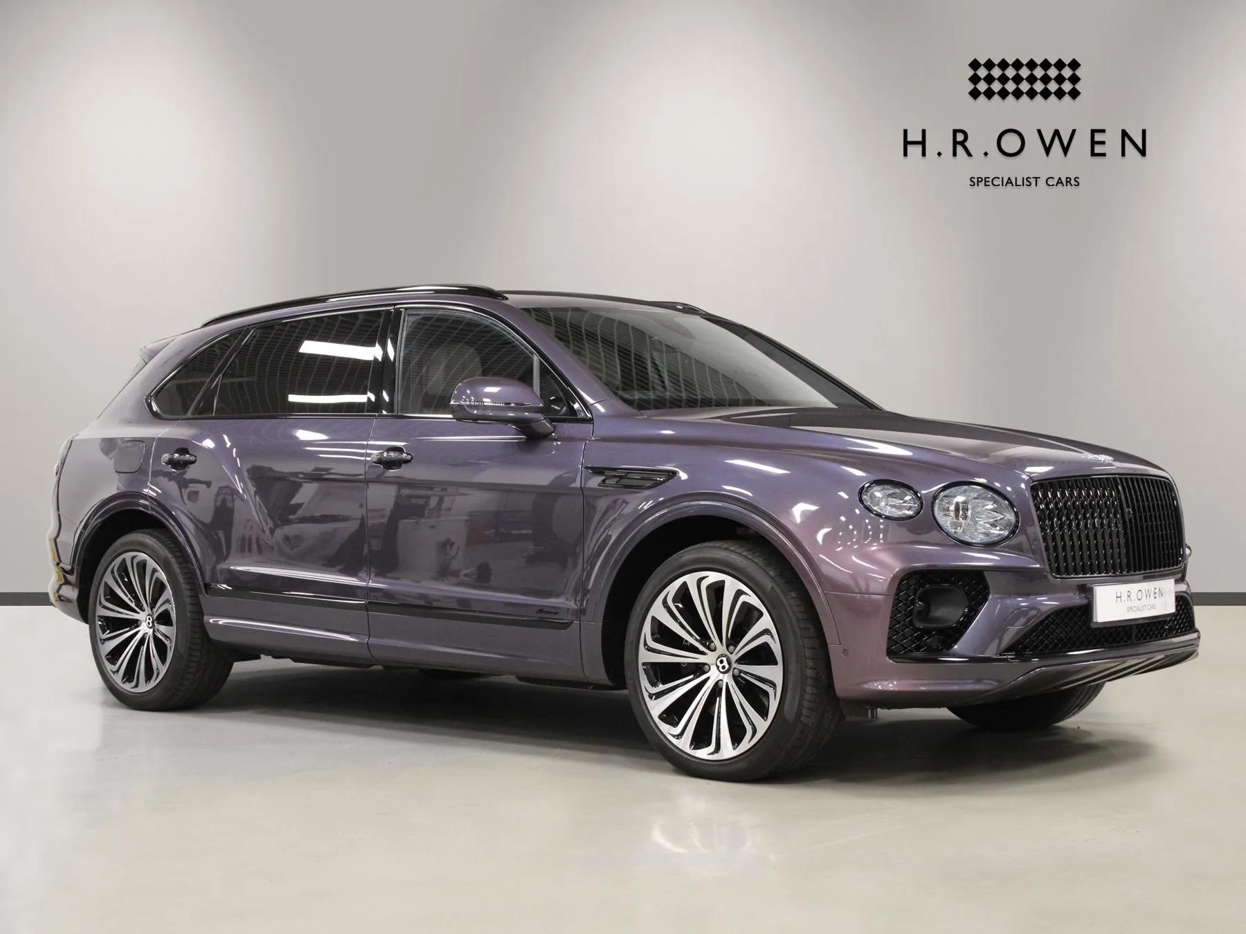 2022 Bentley Bentayga EWB Azure angeboten von einer Vertragshändlergruppe in Cheltenham, Vereinigtes Königreich, Hauptfoto