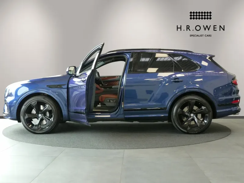 2022 Bentley Bentayga Hybrid, 7/30
