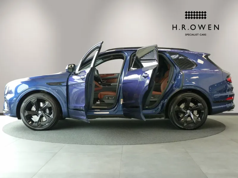 2022 Bentley Bentayga Hybrid, 8/30