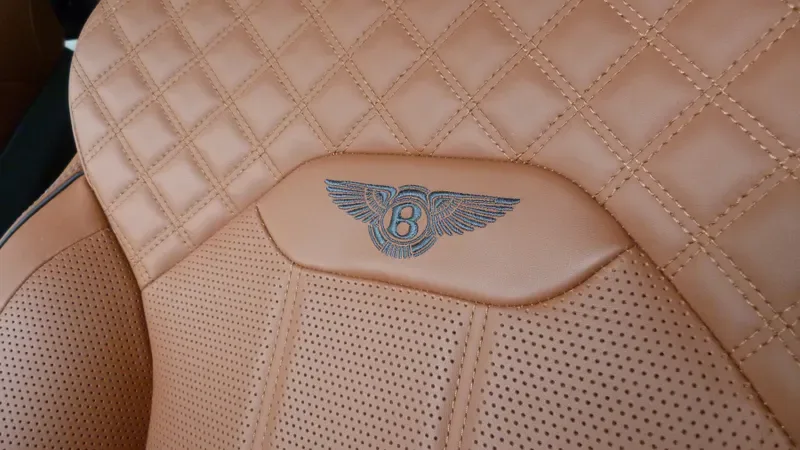 2022 Bentley Bentayga Hybrid, 21/30