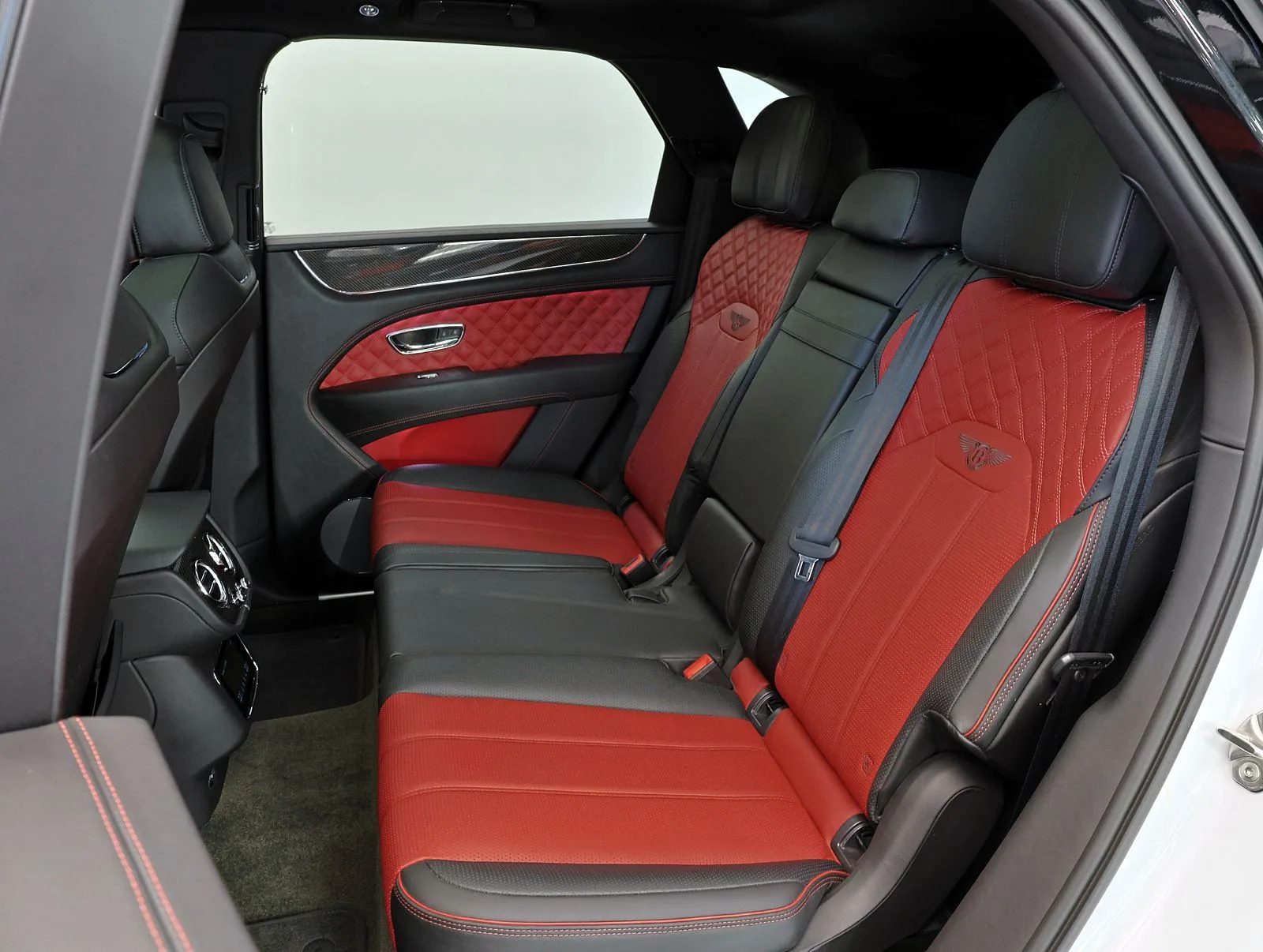 2022 Bentley Bentayga Hybrid, 8/20