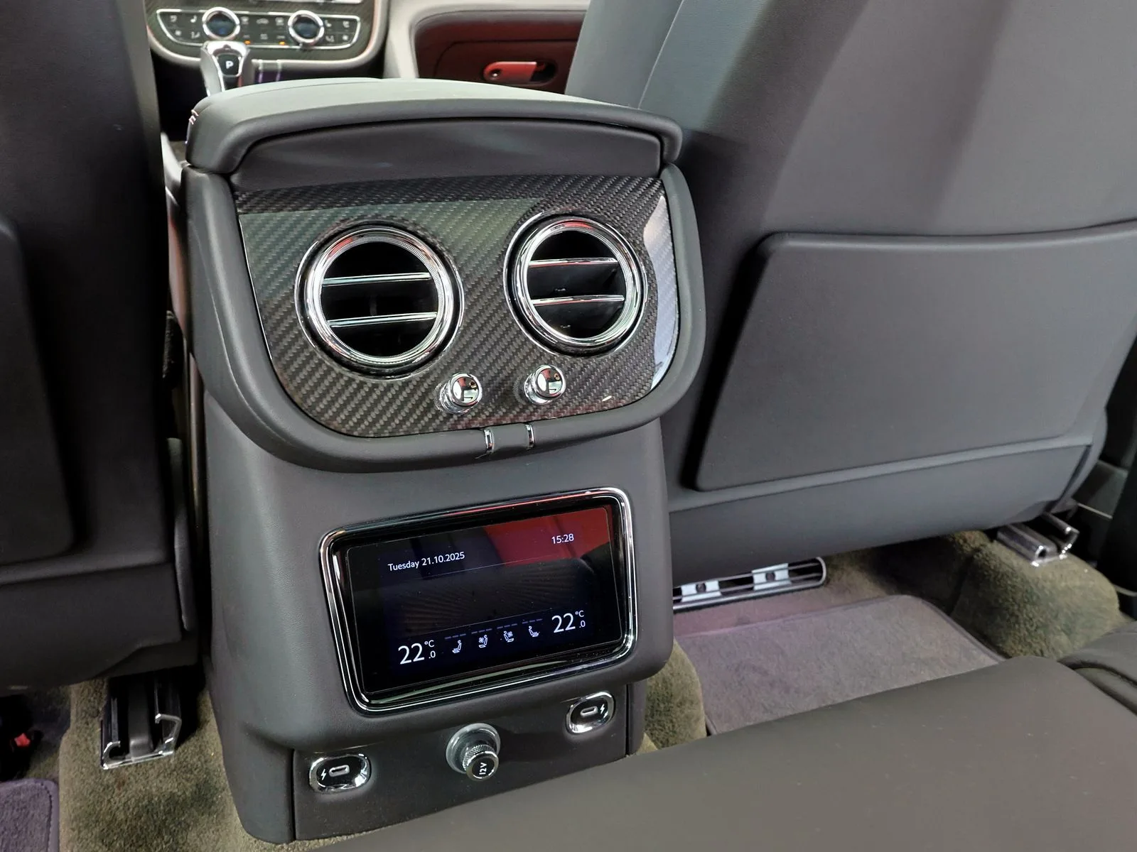 2022 Bentley Bentayga Hybrid, 9/20